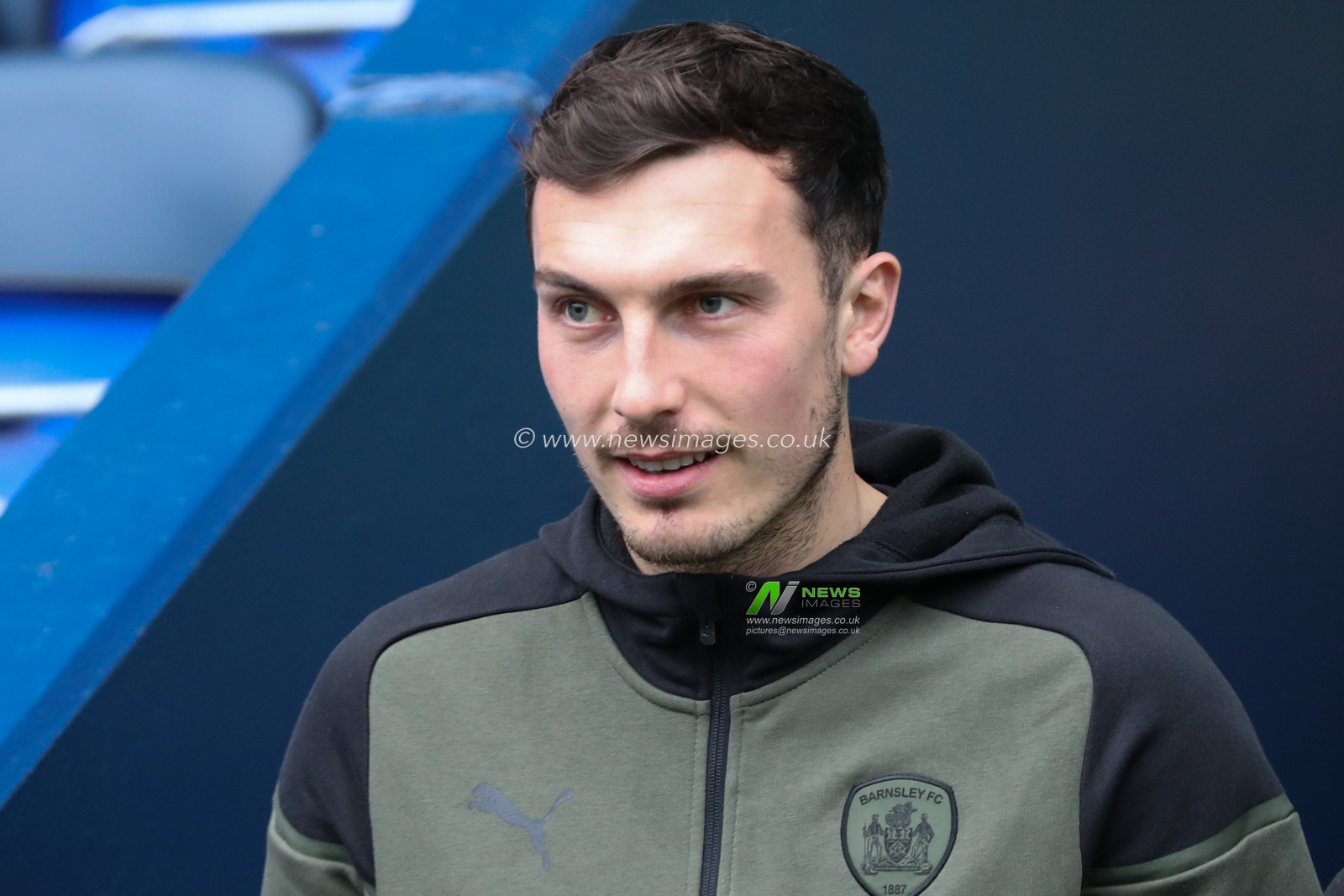 Josh Earl of Barnsley arrives during the Sky Bet League 1 match Bolton Wanderers vs Barnsley at Toughsheet Community Stadium, Bolton, United Kingdom, 3rd February 2024

(Photo by Alfie Cosgrove/News Images)