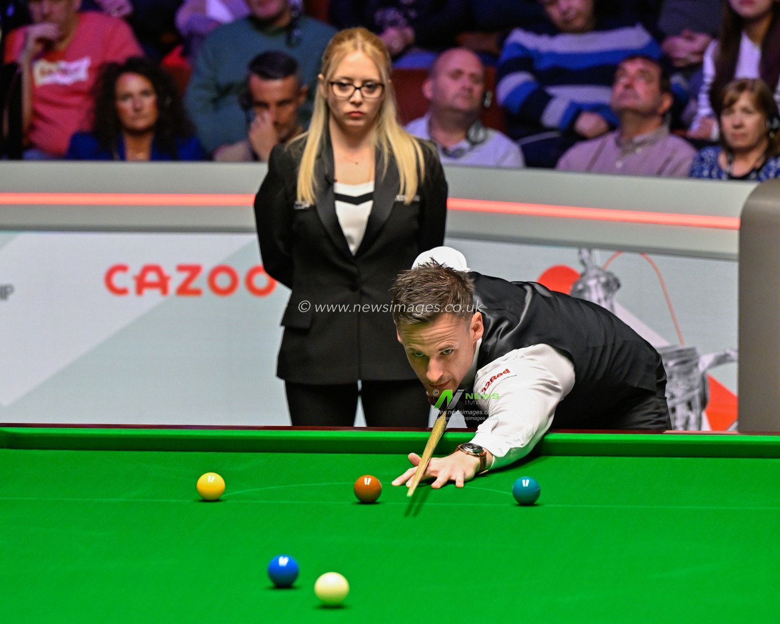 David Gilbert takes a shot, during the Cazoo World Championships 2024 at Crucible Theatre, Sheffield, United Kingdom, 25th April 2024

(Photo by Cody Froggatt/News Images)
