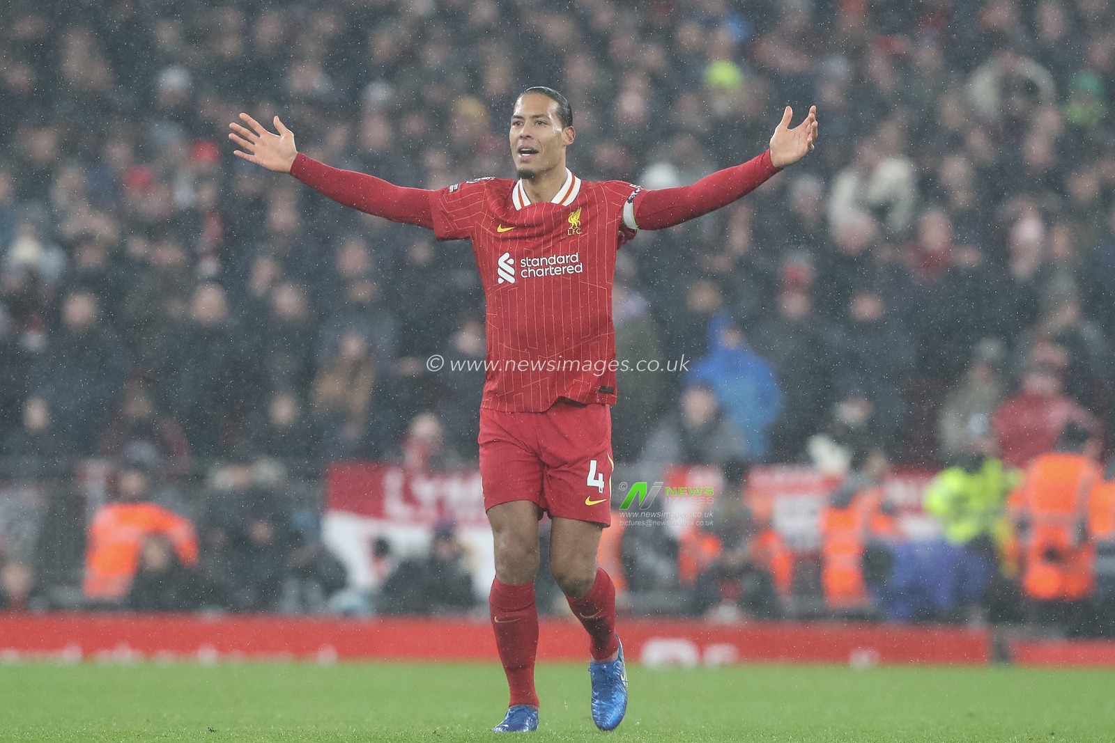 Virgil van Dijk of Liverpool reacts during the Premier League match Liverpool vs Manchester United at Anfield, Liverpool, United Kingdom, 5th January 2025

(Photo by Gareth Evans/News Images)