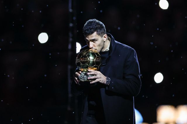 Rodri of Manchester City with the 2024 Ballon d'Or ahead of the Premier League match Manchester City vs Tottenham Hotspur at Etihad Stadium, Manchester, United Kingdom, 23rd November 2024

(Photo by Mark Cosgrove/News Images)