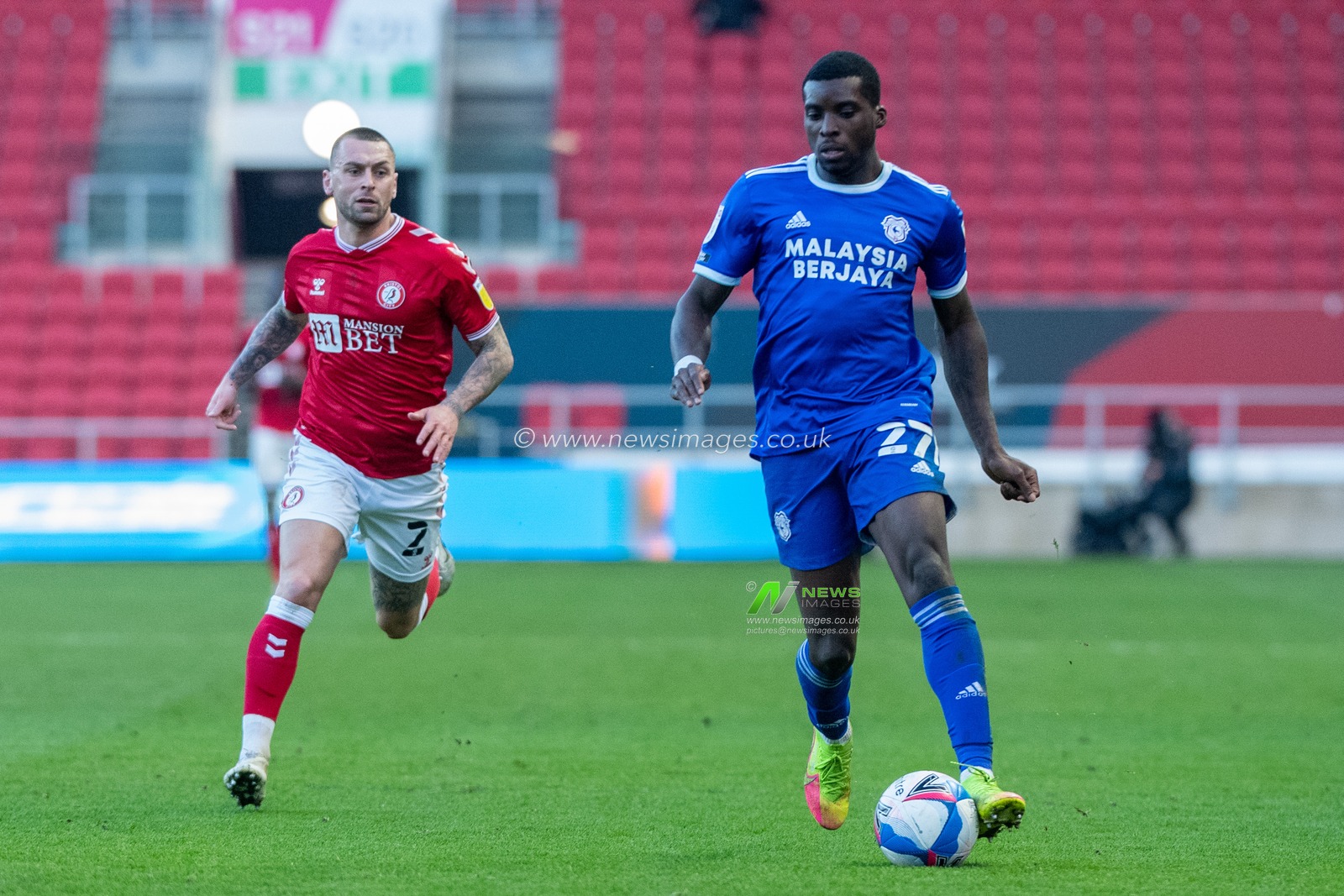 Sheyi Ojo #27 of Cardiff City collects the ball and looks for options in the Bristol City area