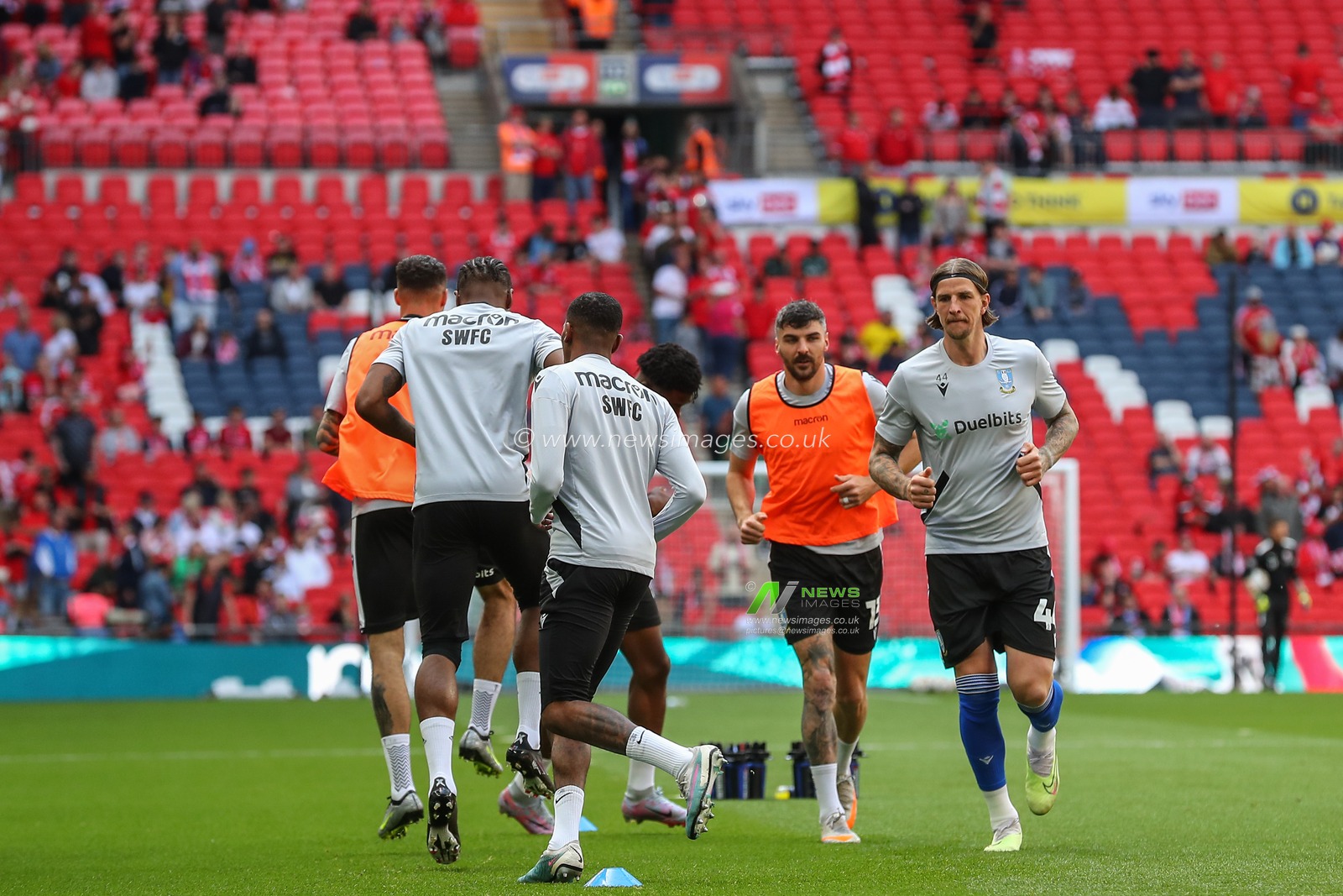Sheffield Wednesday players warm up before the Sky Bet League 1 Play-off Final match Barnsley vs Sheffield Wednesday at Wembley Stadium, London, United Kingdom, 29th May 2023

(Photo by Gareth Evans/News Images)