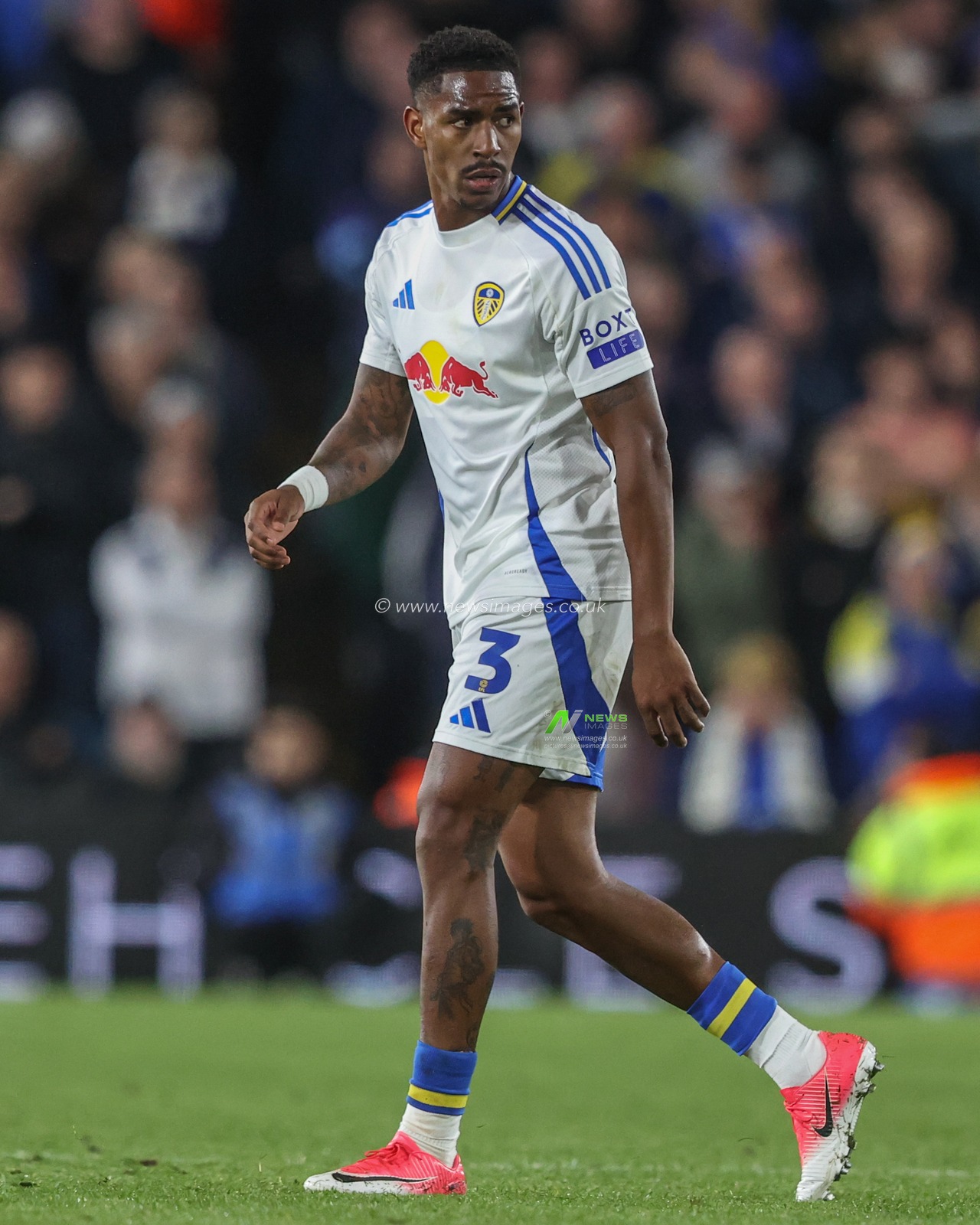 JÃºnior Firpo of Leeds United during the Sky Bet Championship match Leeds United vs Watford at Elland Road, Leeds, United Kingdom, 22nd October 2024

(Photo by Alfie Cosgrove/News Images)