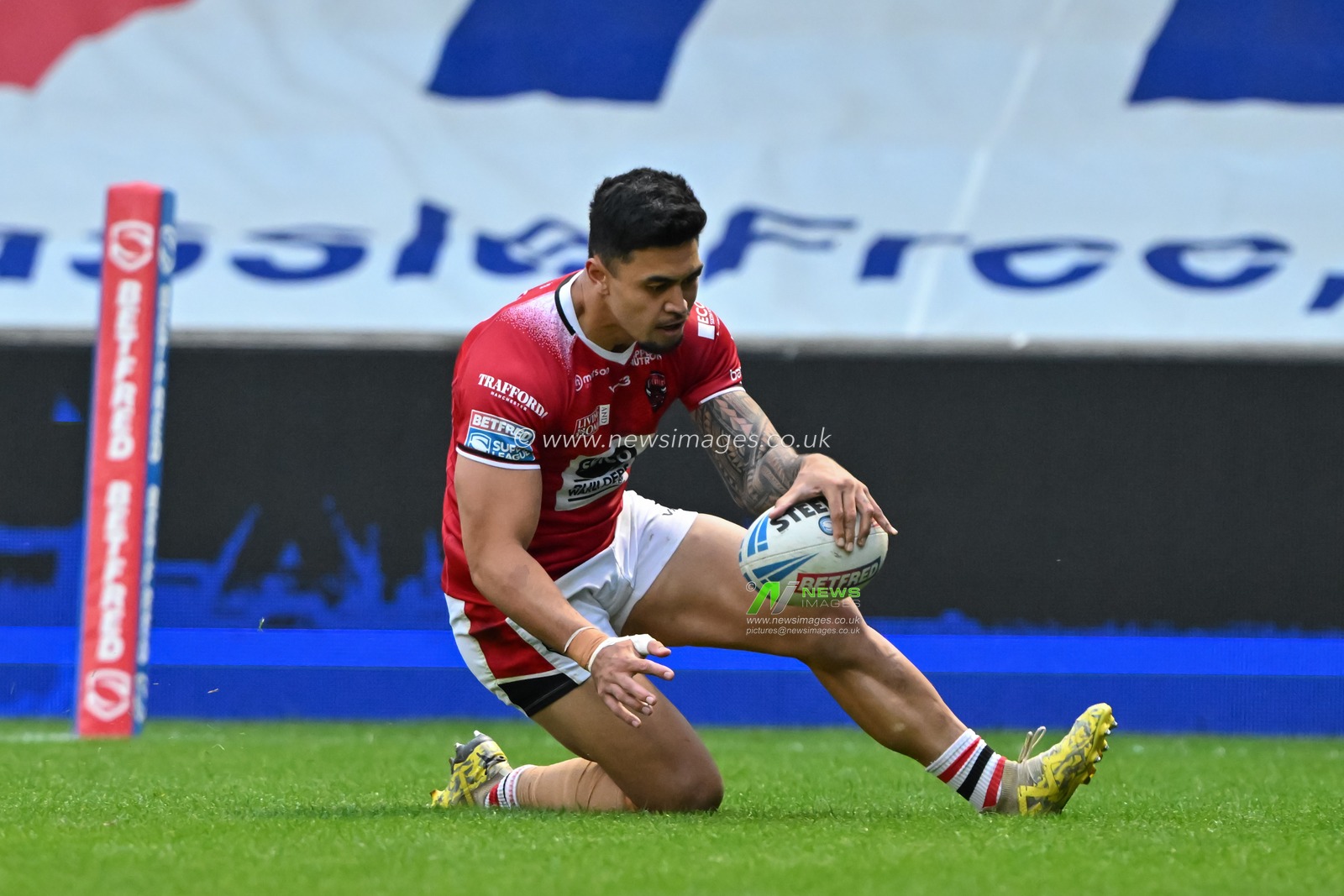 Tim Lafai of Salford Red Devils goes over for a try to make it 16-6 Salford during the Betfred Super League Round 25 match Salford Red Devils vs Catalans Dragons at Salford Community Stadium, Eccles, United Kingdom, 7th September 2024

(Photo by Cody Froggatt/News Images)