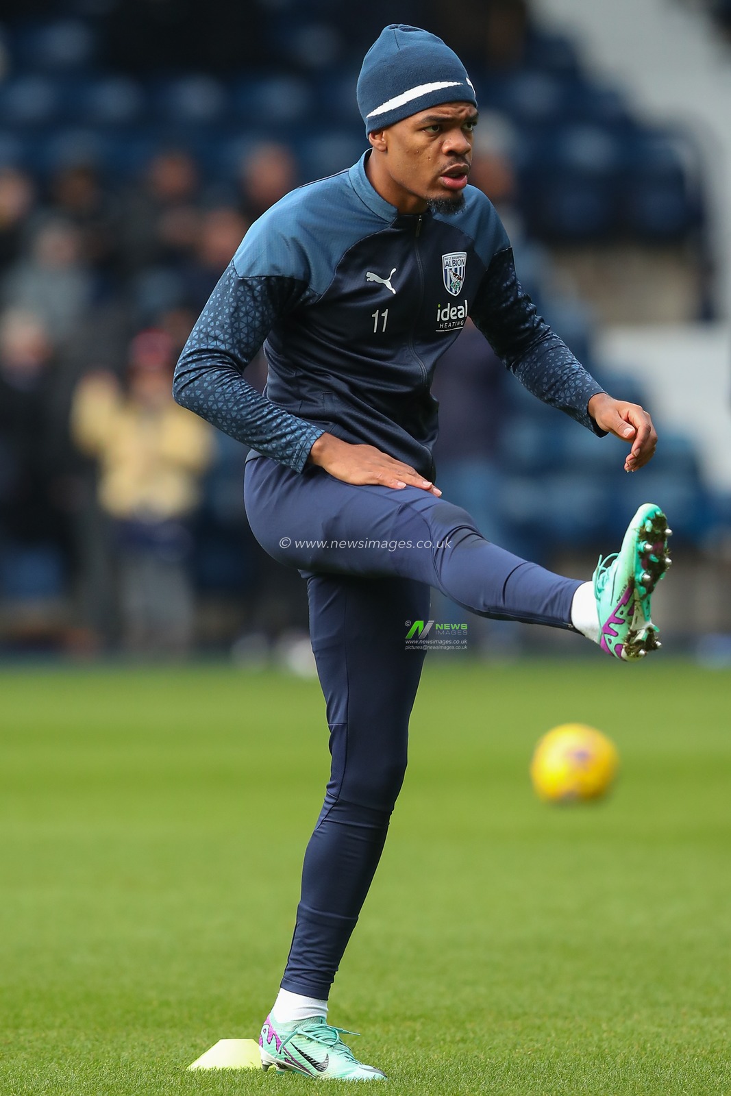Grady Diangana #11 of West Bromwich Albion during the pre-game warm up ahead of the Sky Bet Championship match West Bromwich Albion vs Stoke City at The Hawthorns, West Bromwich, United Kingdom, 17th December 2023

(Photo by Gareth Evans/News Images)