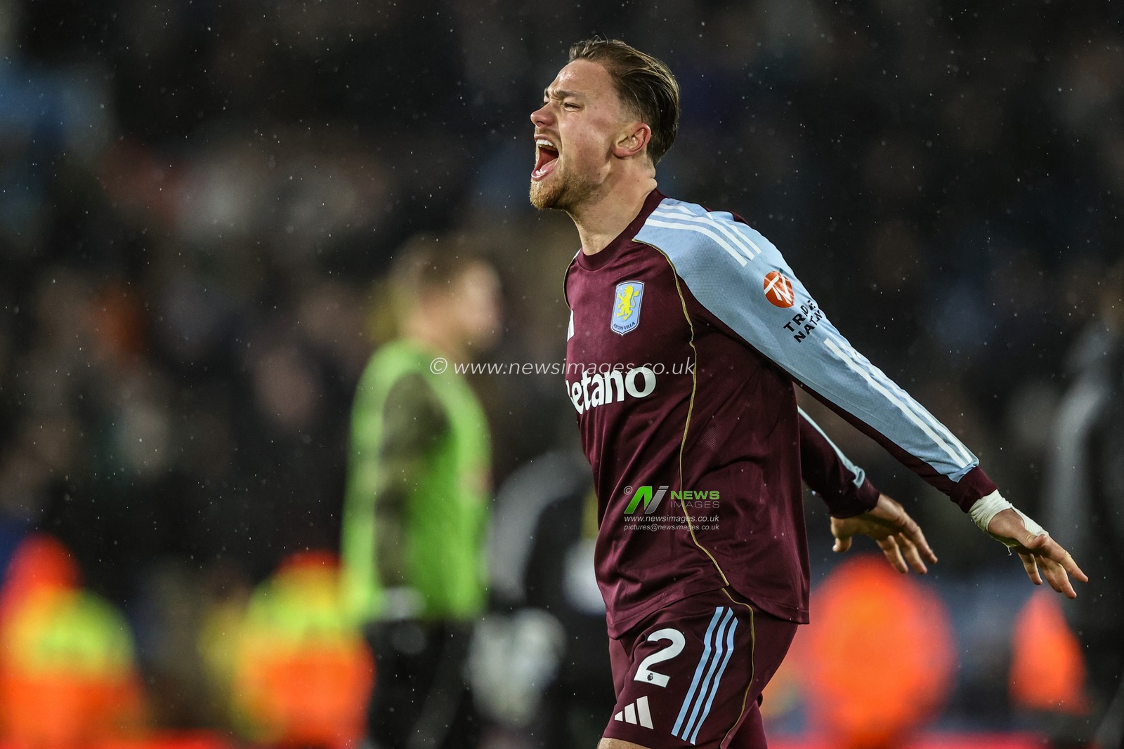 Matty Cash of Aston Villa celebrates the win during the Premier League match Leeds United vs Aston Villa at Elland Road, Leeds, United Kingdom, 23rd November 2025

(Photo by Alfie Cosgrove/News Images)

*** GER AUT SUI OUT ***