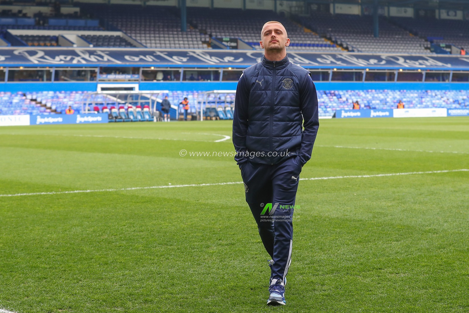 Lewis Fiorini #8 of Blackpool arrives ahead of the Sky Bet Championship match Birmingham City vs Blackpool at St Andrews, Birmingham, United Kingdom, 22nd April 2023

(Photo by Gareth Evans/News Images)