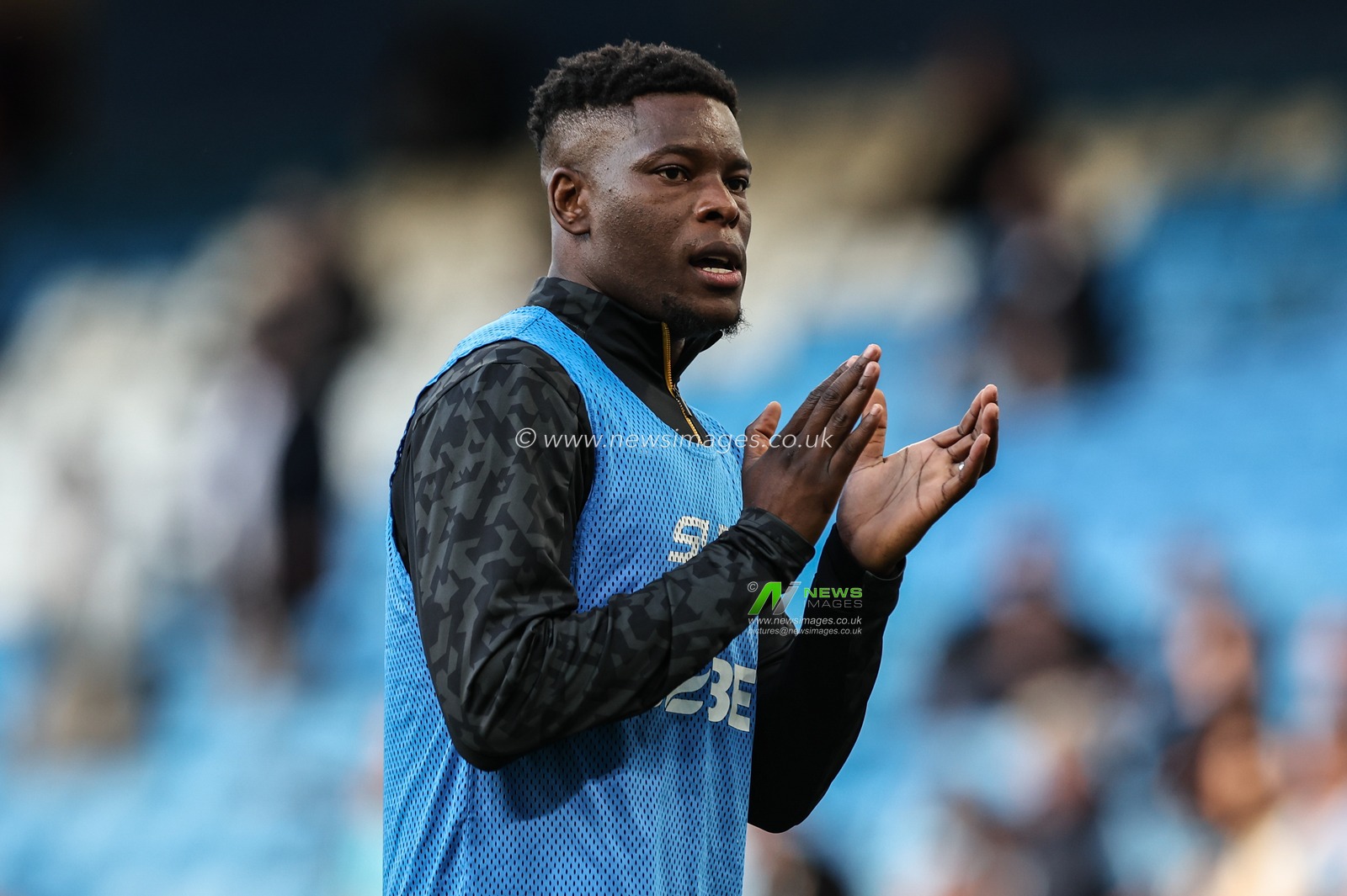 Marshall Munetsi of Wolverhampton Wanderers in the pregame warmup session  during the Premier League match Manchester City vs Wolverhampton Wanderers at Etihad Stadium, Manchester, United Kingdom, 2nd May 2025

(Photo by Mark Cosgrove/News Images)