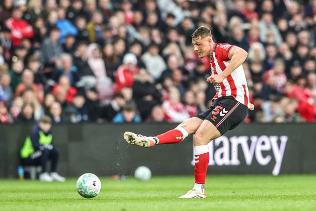 Daniel Ballard of Sunderland passes the ball during the Premier League match Sunderland vs Nottingham Forest at Stadium Of Light, Sunderland, United Kingdom on 24 April 2026

(Photo by Alfie Cosgrove/News Images)