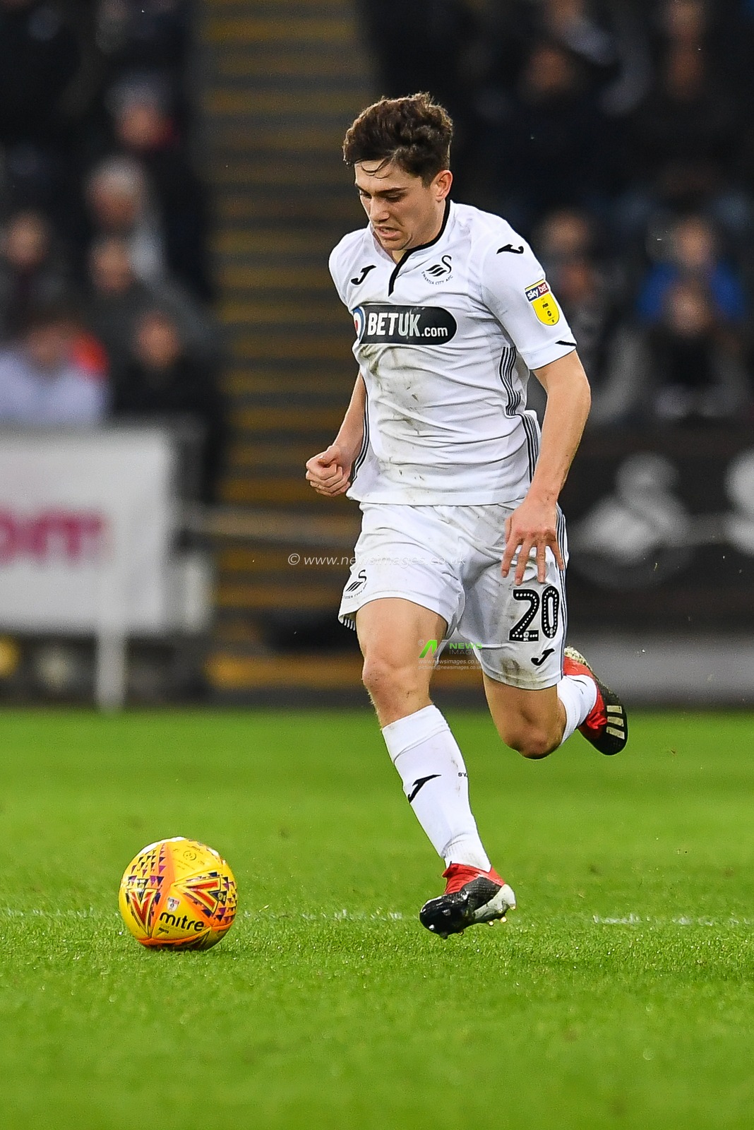 26th December 2018, Liberty Stadium, Swansea, Wales; Sky Bet Championship, Swansea vs  Aston Villa ; Daniel James of Swansea City in action 

Credit: Craig Thomas/News Images

English Football League images are subject to DataCo Licence