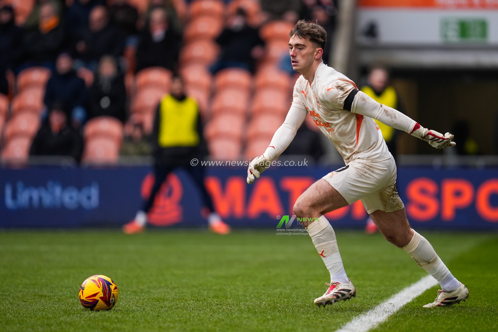 Harry Tyrer of Blackpool in action during the Sky Bet League 1 match Blackpool vs Huddersfield Town at Bloomfield Road, Blackpool, United Kingdom, 18th January 2025

(Photo by Craig Thomas/News Images)