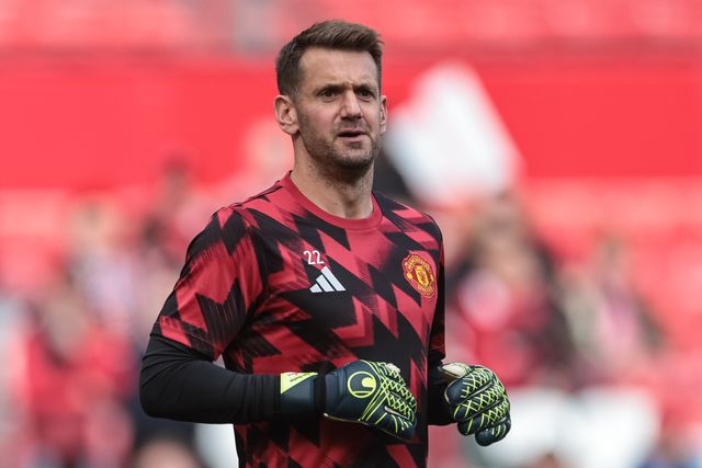 Tom Heaton of Manchester United in the pregame warmup session during the Premier League match Manchester United vs Sunderland at Old Trafford, Manchester, United Kingdom, 4th October 2025

(Photo by Mark Cosgrove/News Images)