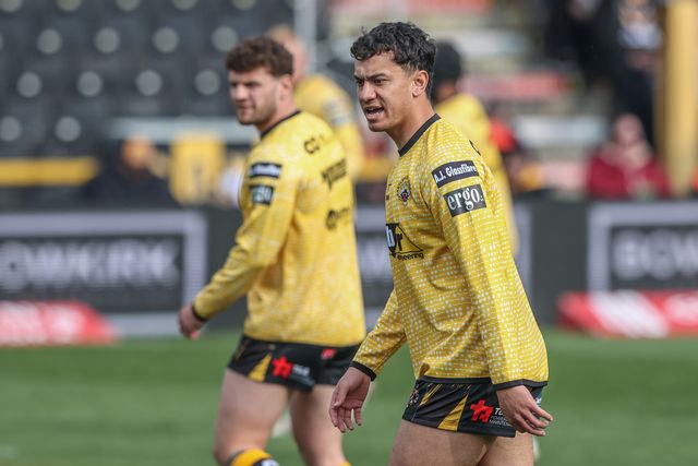 Daejarn Asi of Castleford Tigers during pre-game warm up during the Betfred Super League Round 5 match Castleford Tigers vs Catalans Dragons at The Mend-A-Hose Jungle, Castleford, United Kingdom, 22nd March 2025

(Photo by Alfie Cosgrove/News Images)