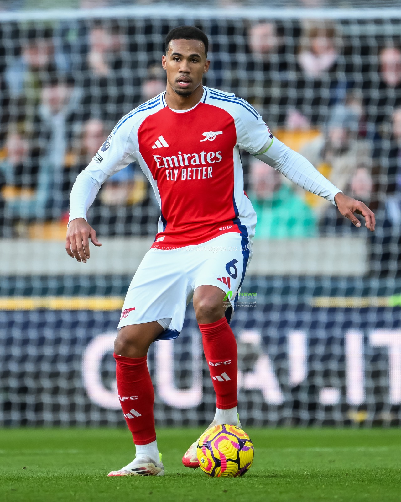 Gabriel of Arsenal controls the ball during the Premier League match Wolverhampton Wanderers vs Arsenal at Molineux, Wolverhampton, United Kingdom, 25th January 2025

(Photo by Craig Thomas/News Images)