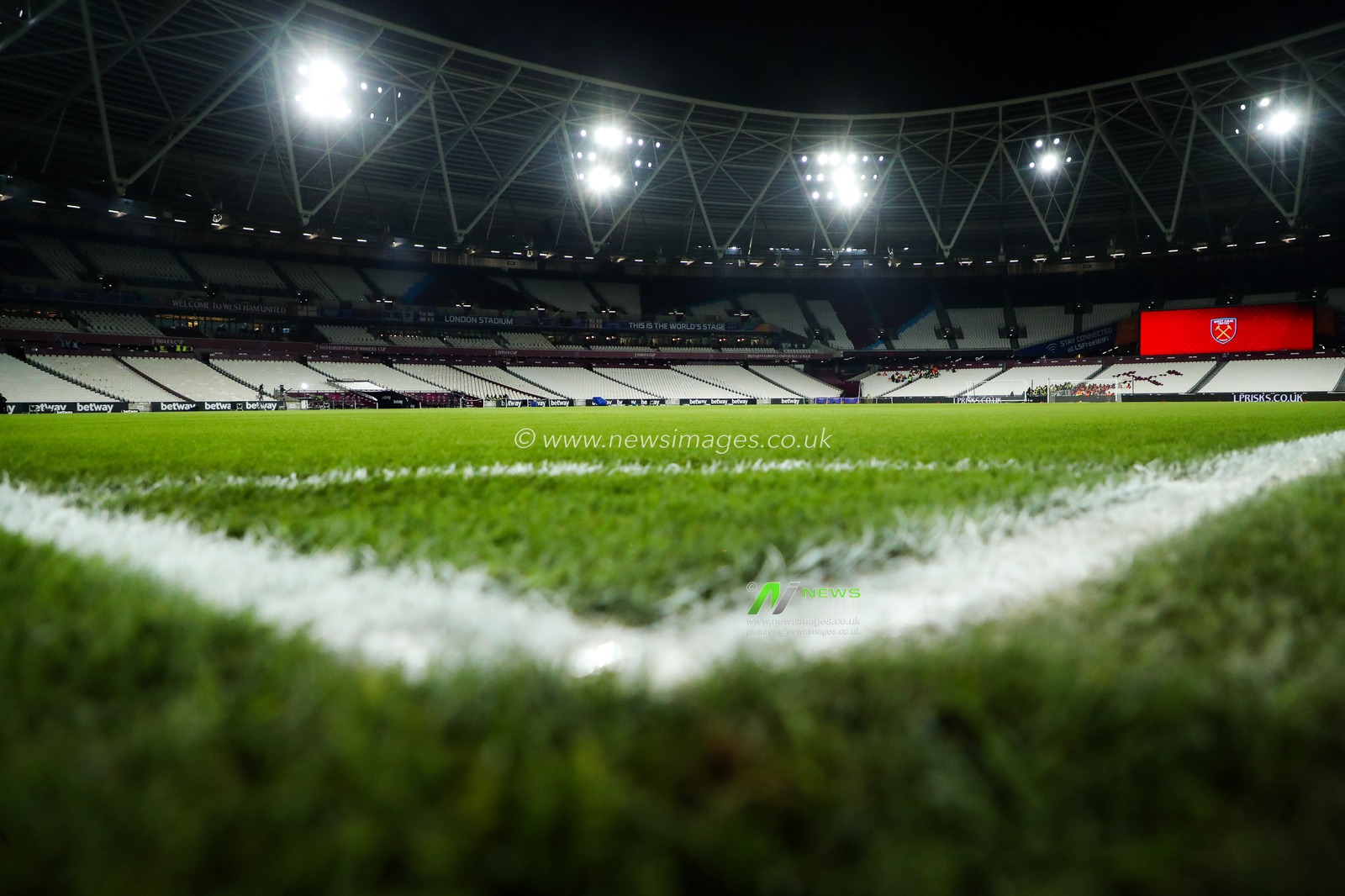 A general view of The London Stadium prior to the Premier League match West Ham United vs Fulham at London Stadium, London, United Kingdom, 14th January 2025

(Photo by Izzy Poles/News Images)