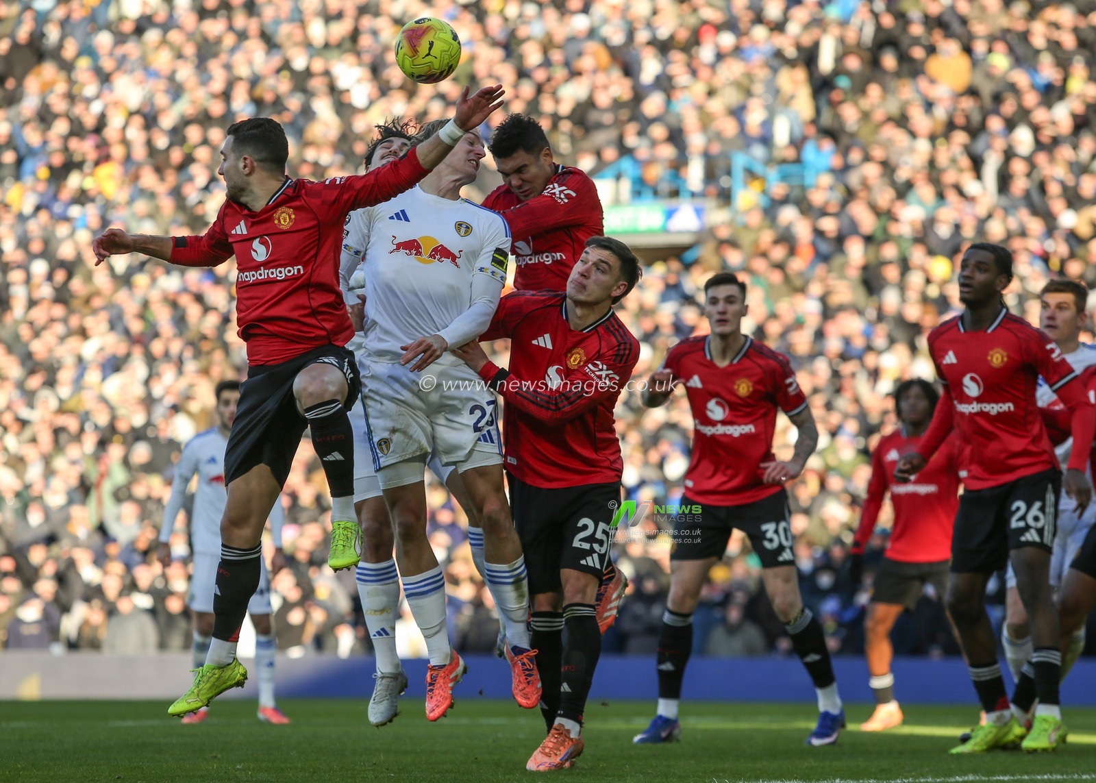 Sebastiaan Bornauw of Leeds United and Casemiro of Manchester United duals for the ball during the Premier League match Leeds United vs Manchester United at Elland Road, Leeds, United Kingdom, 4th January 2026

(Photo by Richard Bierton/News Images)

*** GER AUT SUI OUT ***