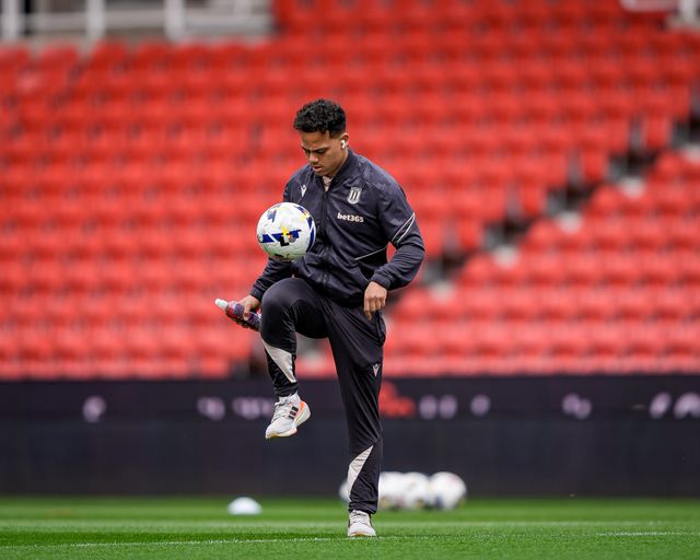 Million Manhoef of Stoke City juggles the ball prior to kick off during the Sky Bet Championship match Stoke City vs Sheffield Wednesday at Bet365 Stadium, Stoke On Trent, United Kingdom on 03 April 2026

(Photo by Maynard Manyowa/News Images)