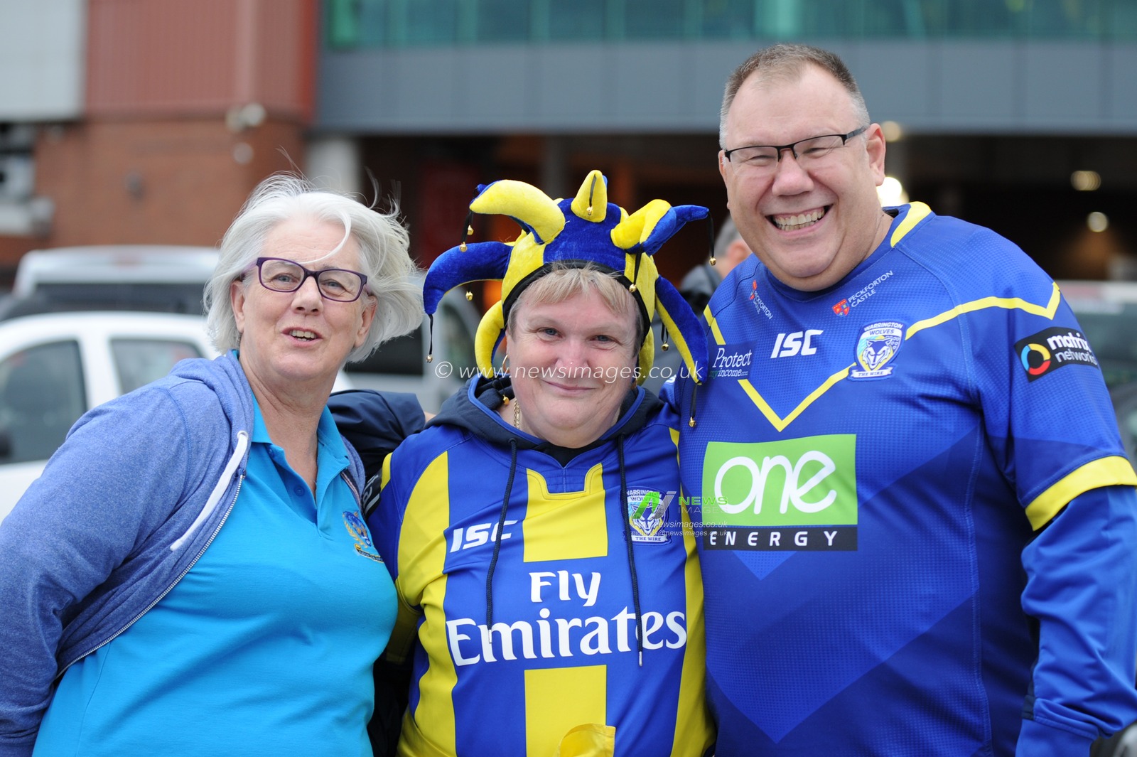 13th October 2018 , Old Trafford,  Manchester, England;  Betfred Super League Grand Final, Wigan Warriors v Warrington Wolves; Warrington fans ready for the final


Credit: Richard Long/News Images