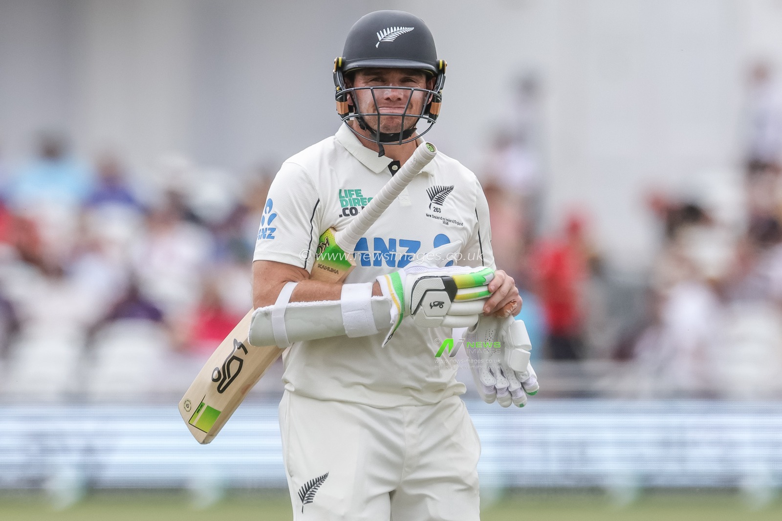 A dejected New Zealand captain Tom Latham leaves the field of play after being dismissed LBW by Jofra Archer during the 3rd Rothesay Test Match Day 3 match England vs New Zealand at Trent Bridge, Nottingham, United Kingdom on 27 June 2026

(Photo by Mark Cosgrove/News Images)