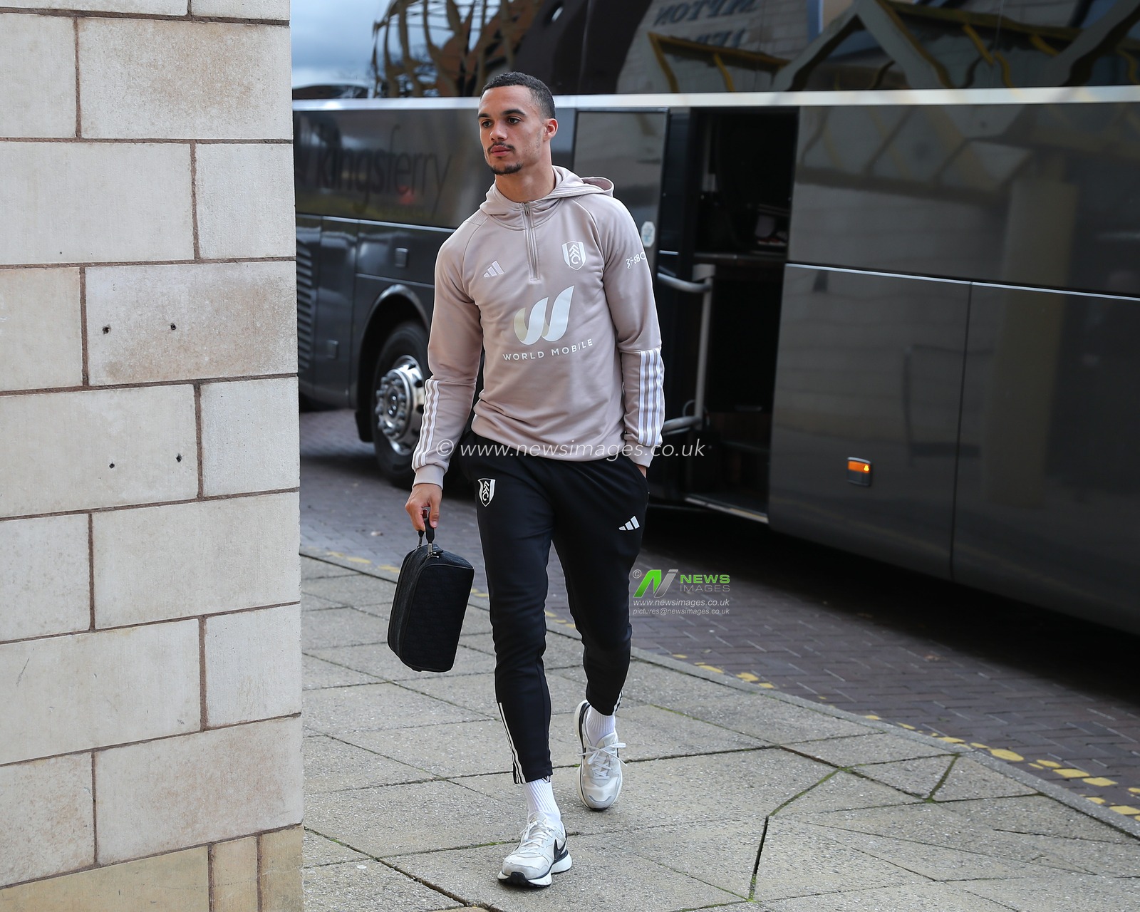 Antonee Robinson of Fulham arrives ahead of the match, during the Premier League match Wolverhampton Wanderers vs Fulham at Molineux, Wolverhampton, United Kingdom, 9th March 2024

(Photo by Gareth Evans/News Images)