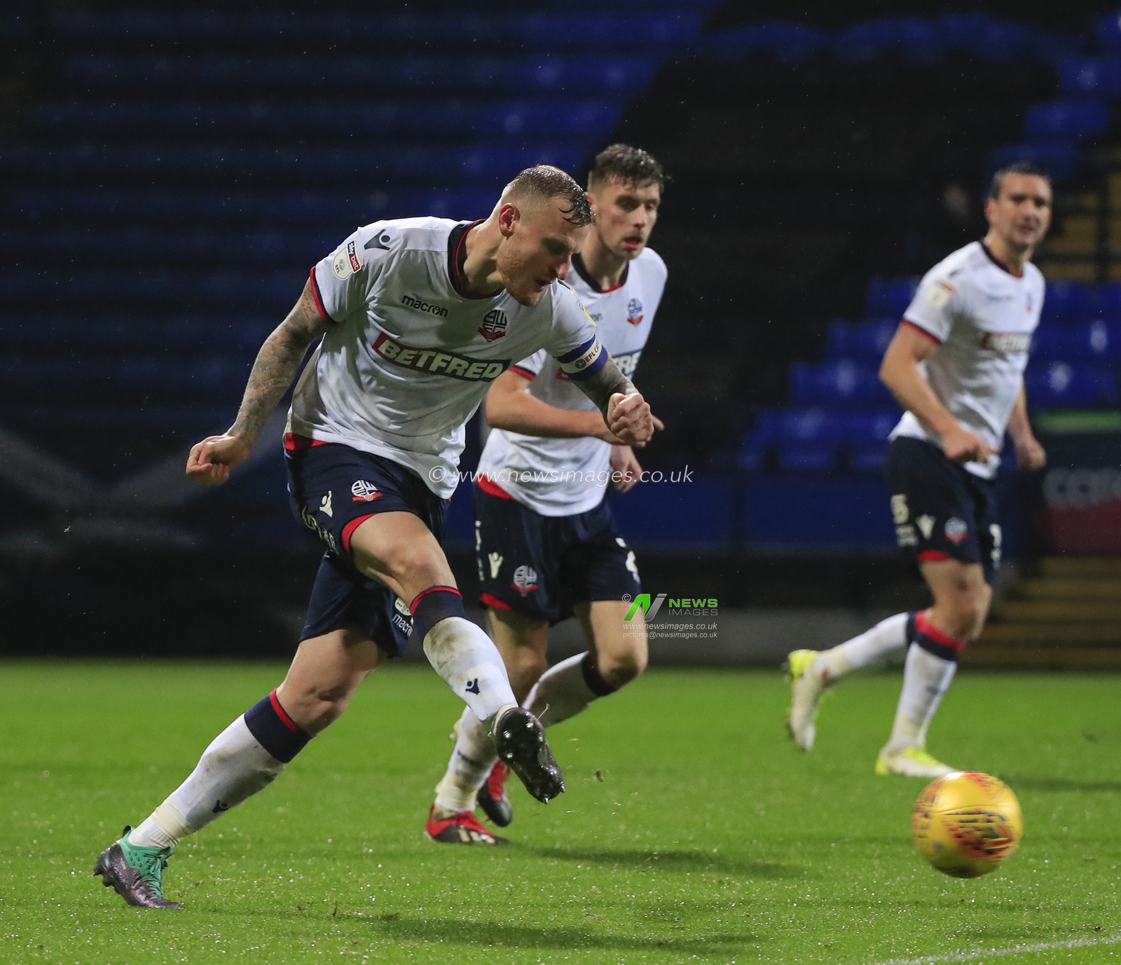 15th December 2018, University of Bolton Stadium, Bolton, England; Sky Bet Championship, Bolton vs Leeds United ; David Wheater of Bolton Wanderers clears the ball upfield

Credit: Conor Molloy/News Images

English Football League images are subject to DataCo Licence