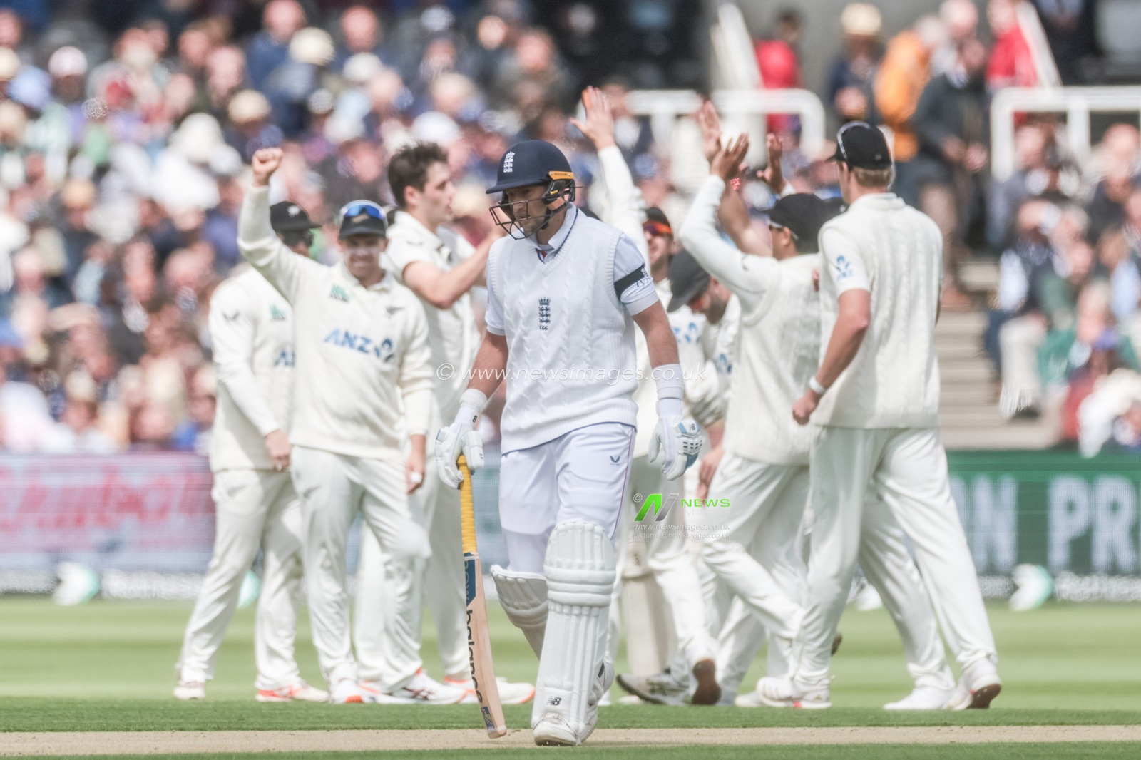 A dejected Joe Root of England leaves the field of play after he’s caught out by Blundell during the 1st Rothesay Test Match Day 1 England vs New Zealand at Lords, London, United Kingdom on 04 June 2026

(Photo by Mark Cosgrove/News Images)