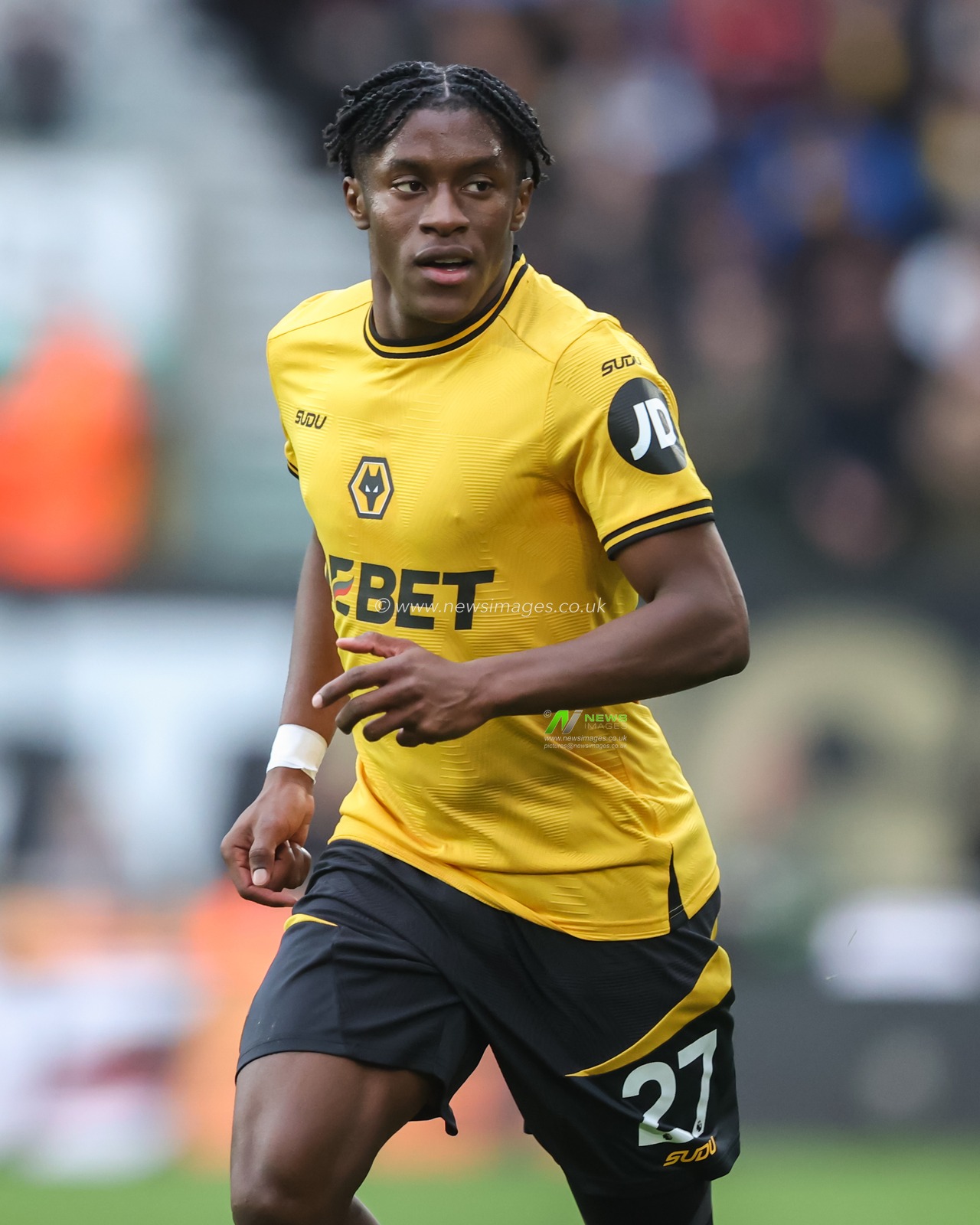 Jean-Ricner Bellegarde of Wolverhampton Wanderers during the Premier League match Wolverhampton Wanderers vs Newcastle United at Molineux, Wolverhampton, United Kingdom, 15th September 2024

(Photo by Alfie Cosgrove/News Images)