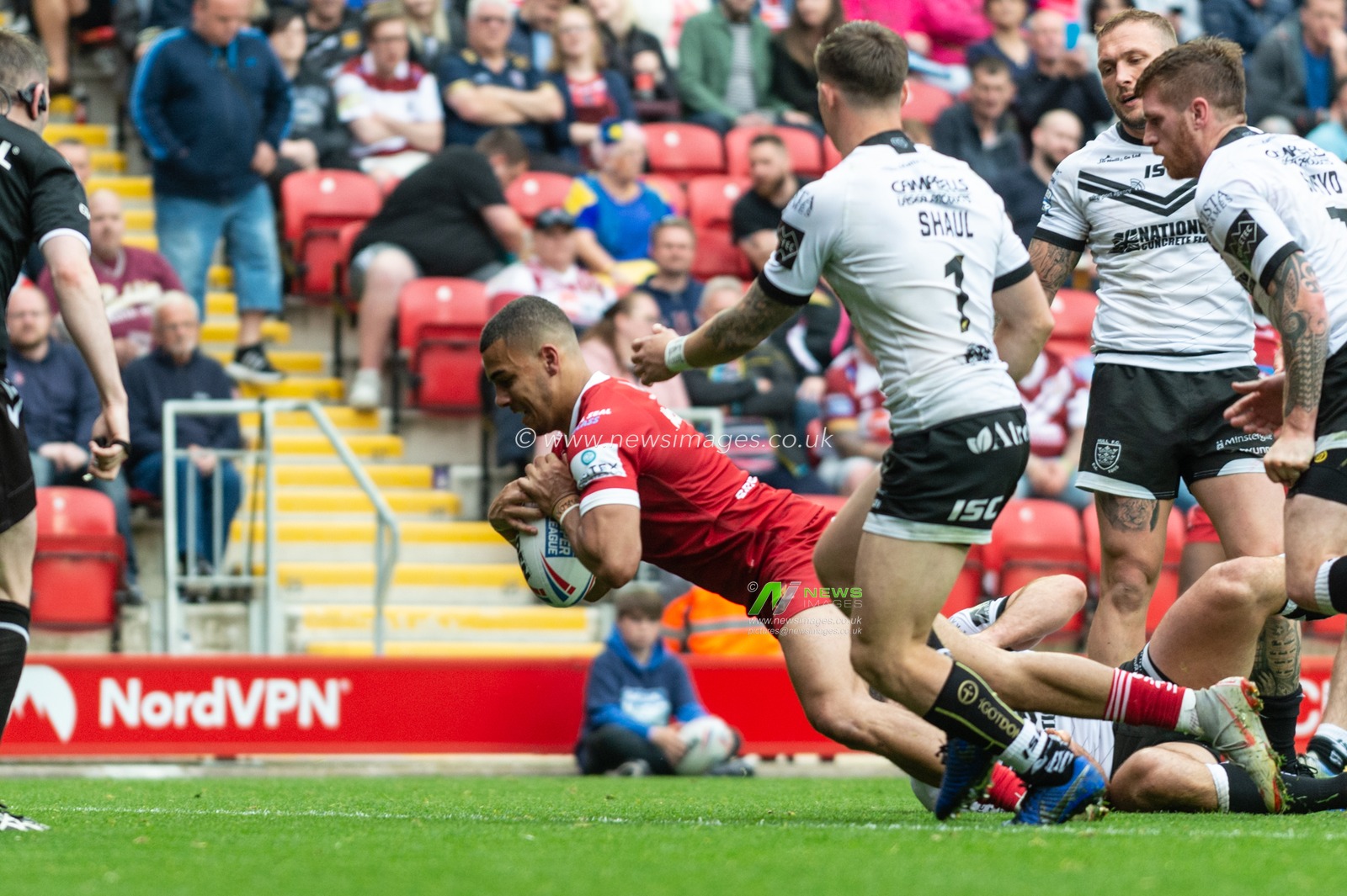 25th May 2019 , Anfield Stadium, Liverpool, England; Dacia Magic Weekend, Betfred Super League Round 16, Hull FC vs Huddersfield Giants ; Darnell Mcintosh (1) of Huddersfield Giants scores a try

Credit: Richard Long/News Images