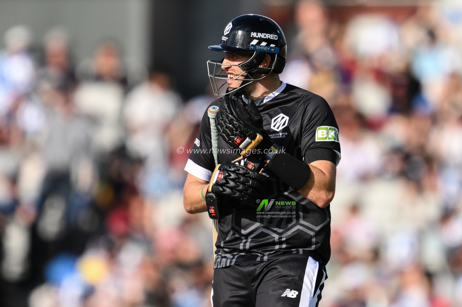 Jamie Overton of Manchester Originals during the The Hundred match Manchester Originals vs Oval Invincibles at Old Trafford, Manchester, United Kingdom, 6th August 2024

(Photo by Craig Thomas/News Images)
