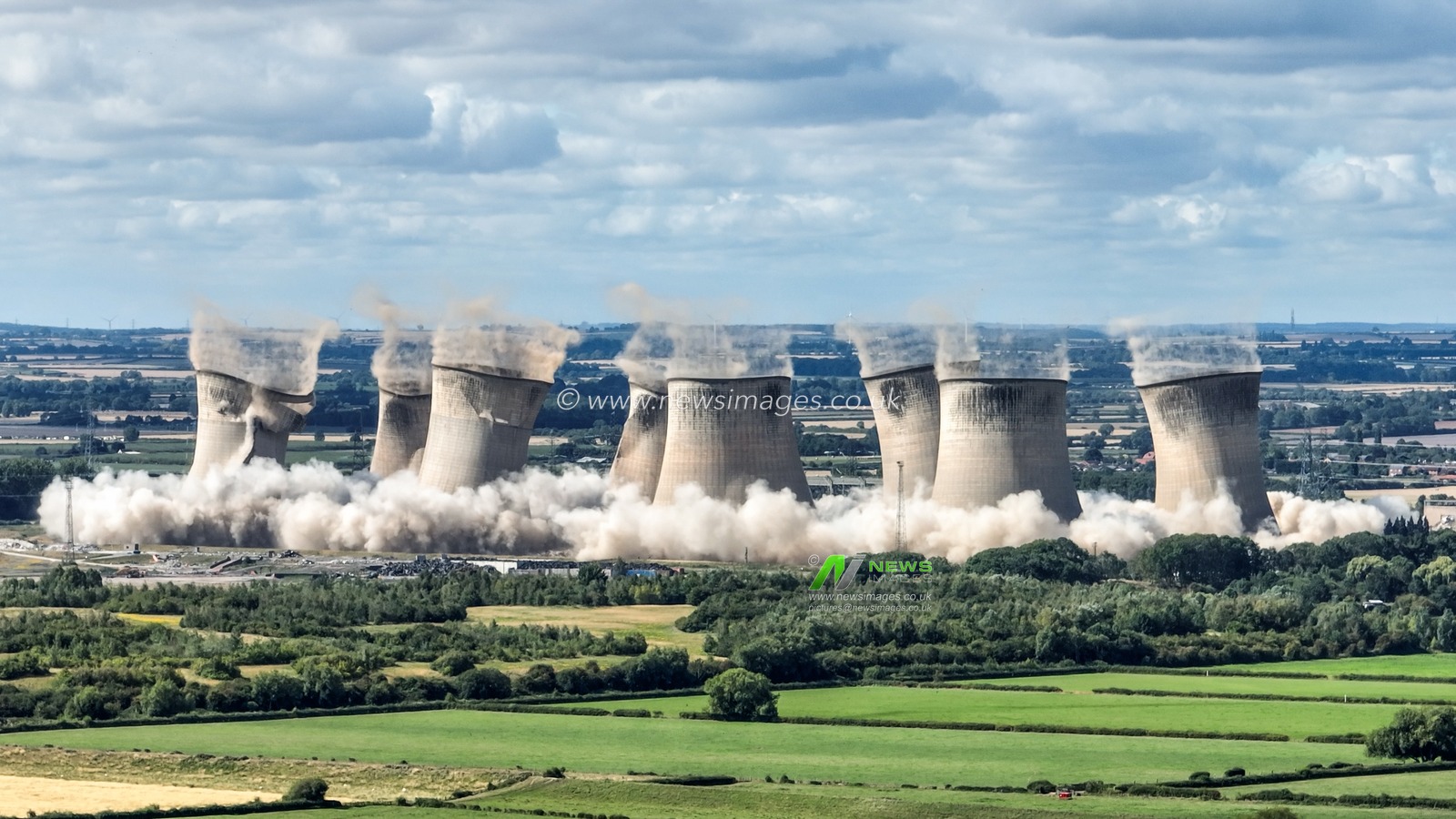 The remaining 8 cooling towers of Cottam Power Station are demolished after The power station was decommissioned by EDF Energy in 2019 at Cottam Power Station, Retford, United Kingdom, 14th August 2025

(Photo by Alfie Cosgrove/News Images)