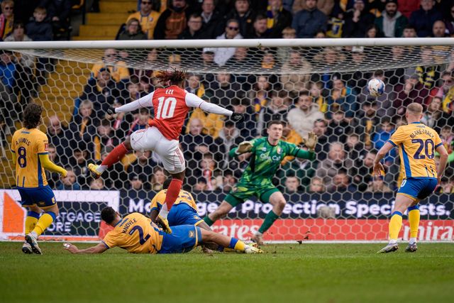 Eberechi Eze of Arsenal scores to make it  1-2 during the Emirates FA Cup fifth round match Mansfield Town vs Arsenal at One Call Stadium, Mansfield, United Kingdom on 07 March 2026

(Photo by Maynard Manyowa/News Images)