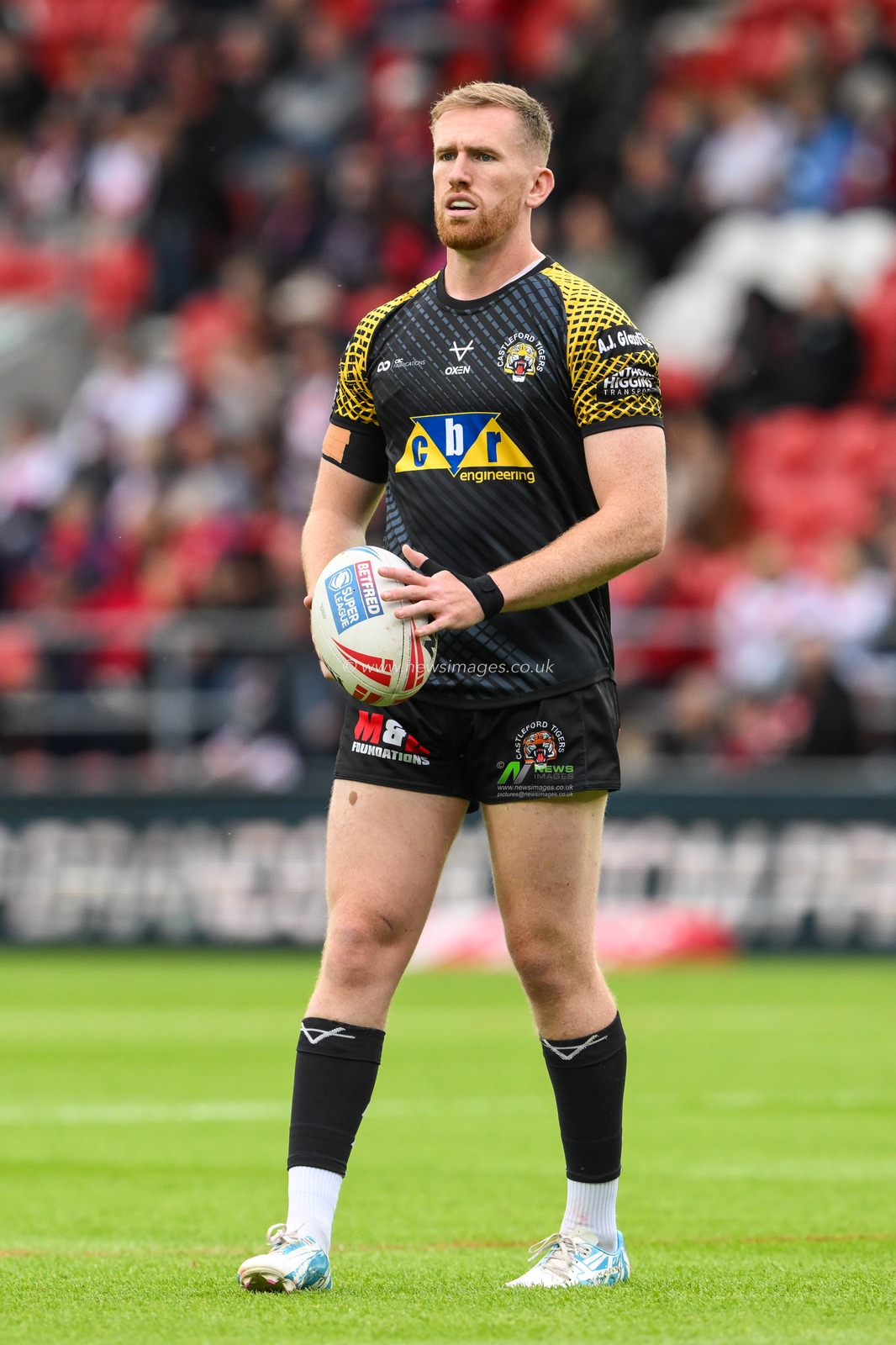 Rowan Milnes of Castleford Tigers during pre match warm up ahead of the Betfred Super League Round 16 match St Helens vs Castleford Tigers at Totally Wicked Stadium, St Helens, United Kingdom, 5th July 2024

(Photo by Craig Thomas/News Images)