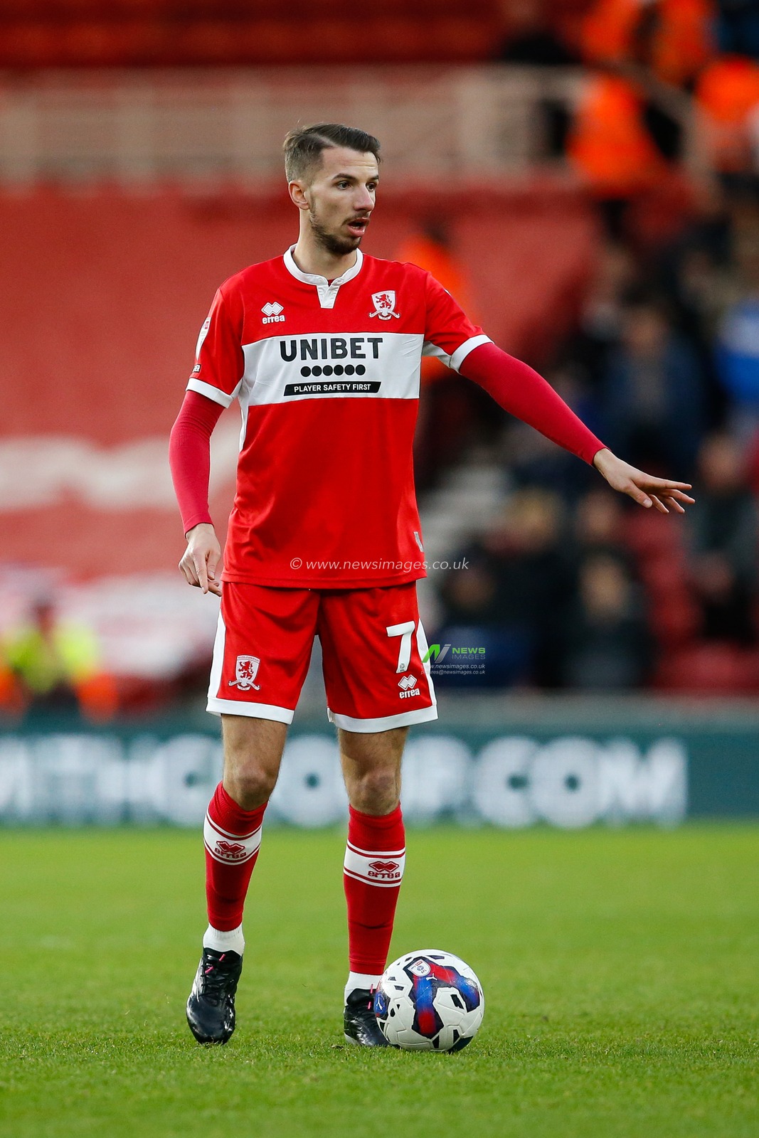 Dan Barlaser #7 of Middlesbrough during the Sky Bet Championship match Middlesbrough vs Blackpool at Riverside Stadium, Middlesbrough, United Kingdom, 4th February 2023

(Photo by Ben Early/News Images)
