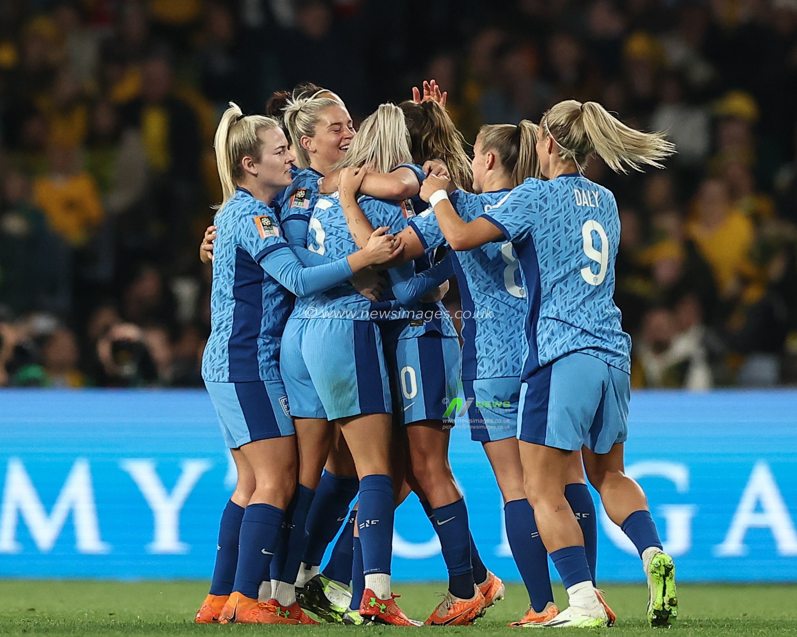 Ella Toone #10 of England celebrates her goal to make it 0-1 during the FIFA Women's World Cup 2023 Semi-Final match Australia Women vs England Women at Stadium Australia, Sydney, Australia, 16th August 2023

(Photo by Patrick Hoelscher/News Images)