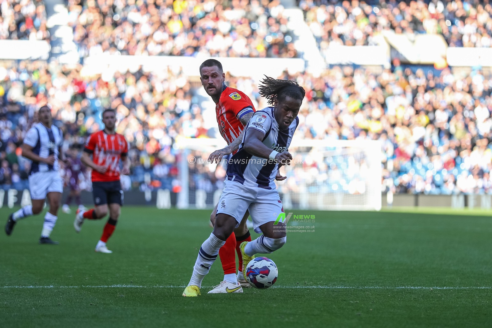 Brandon Thomas-Asante #21 of West Bromwich Albion in action during the Sky Bet Championship match West Bromwich Albion vs Luton Town at The Hawthorns, West Bromwich, United Kingdom, 8th October 2022

(Photo by Gareth Evans/News Images)