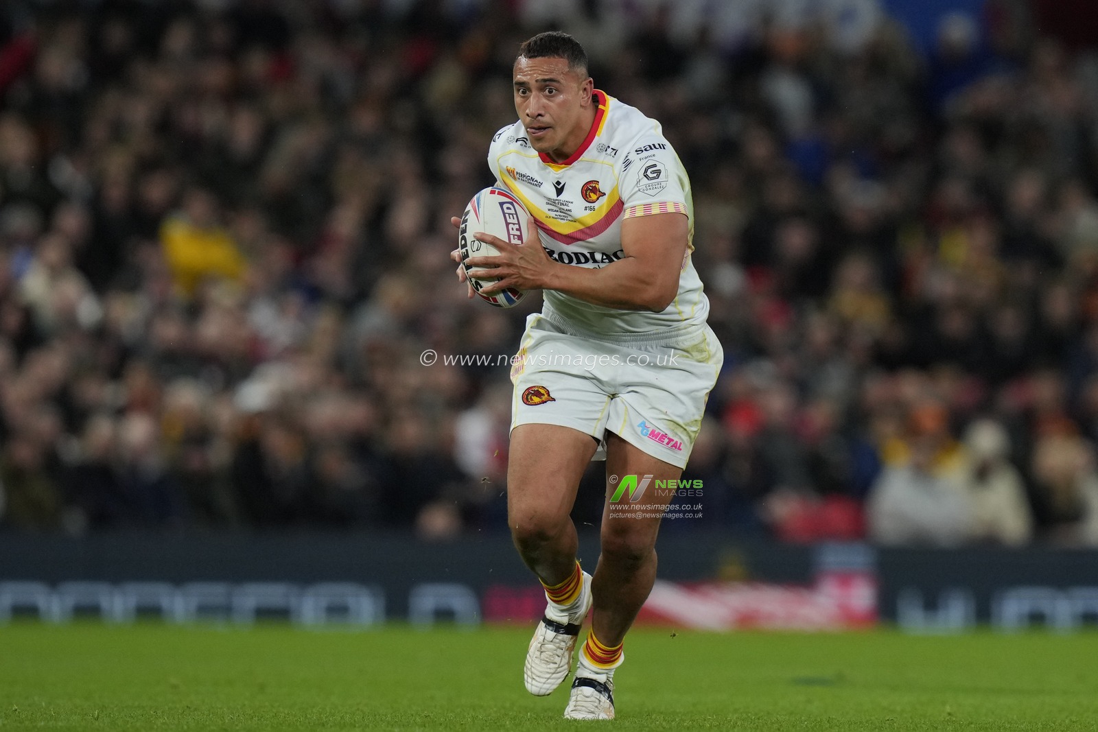 Siua Taukeiaho #22 of Catalans Dragons during the Betfred Super League Grand Final match Wigan Warriors vs Catalans Dragons at Old Trafford, Manchester, United Kingdom, 14th October 2023

(Photo by Steve Flynn/News Images)