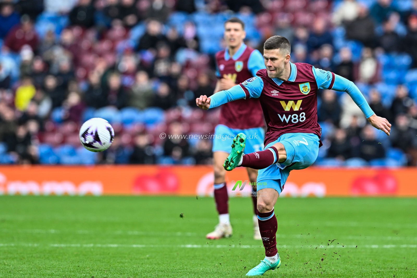 JÃ³hann GuÃ°mundsson of Burnley passes the ball during the Premier League match Burnley vs Bournemouth at Turf Moor, Burnley, United Kingdom, 3rd March 2024

(Photo by Cody Froggatt/News Images)