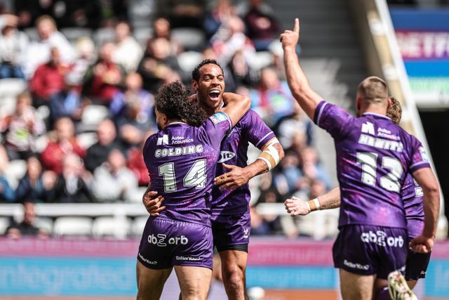 Leroy Cudjoe of Huddersfield Giants celebrates his try during the Betfred Magic Weekend 2025 match Huddersfield Giants vs Hull FC at St. James's Park, Newcastle, United Kingdom, 4th May 2025

(Photo by Mark Cosgrove/News Images)