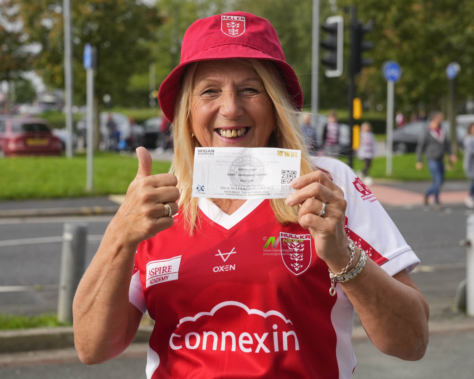 Hull KR fan shows her ticket as she arrives at the stadium before the Betfred Super League Semi Final match Wigan Warriors vs Hull KR at DW Stadium, Wigan, United Kingdom, 7th October 2023

(Photo by Steve Flynn/News Images)