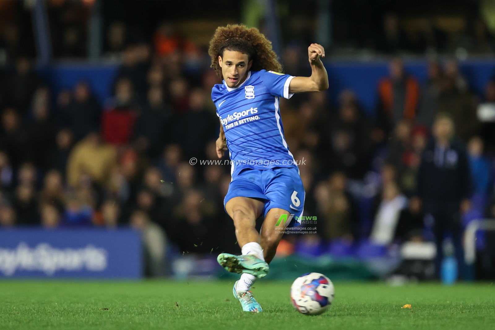 Hannibal Mejbri #6 of Birmingham City passes the ball during the Sky Bet Championship match Birmingham City vs Millwall at St Andrews, Birmingham, United Kingdom, 2nd November 2022

(Photo by Simon Bissett/News Images)