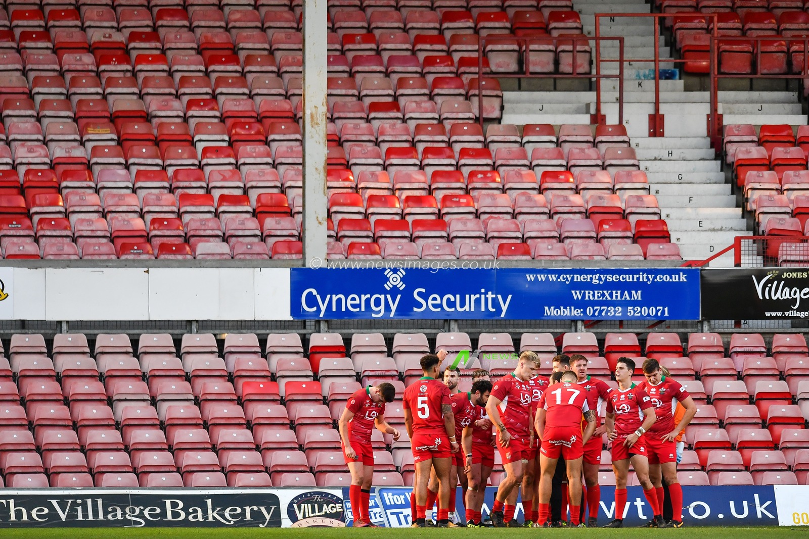 11th November 2018 , Racecourse Ground,  Wrexham, Wales ;  Rugby League World Cup Qualifier,Wales v Ireland ; Wales team behind the try line after conceding a try to Ireland


Credit:   Craig Thomas/News Images