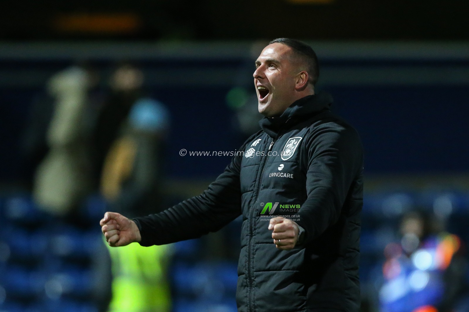 Mark Fotheringham Manager of Huddersfield Town celebrates at the final whistle during the Sky Bet Championship match Queens Park Rangers vs Huddersfield Town at Kiyan Prince Foundation Stadium, London, United Kingdom, 8th November 2022

(Photo by Arron Gent/News Images)