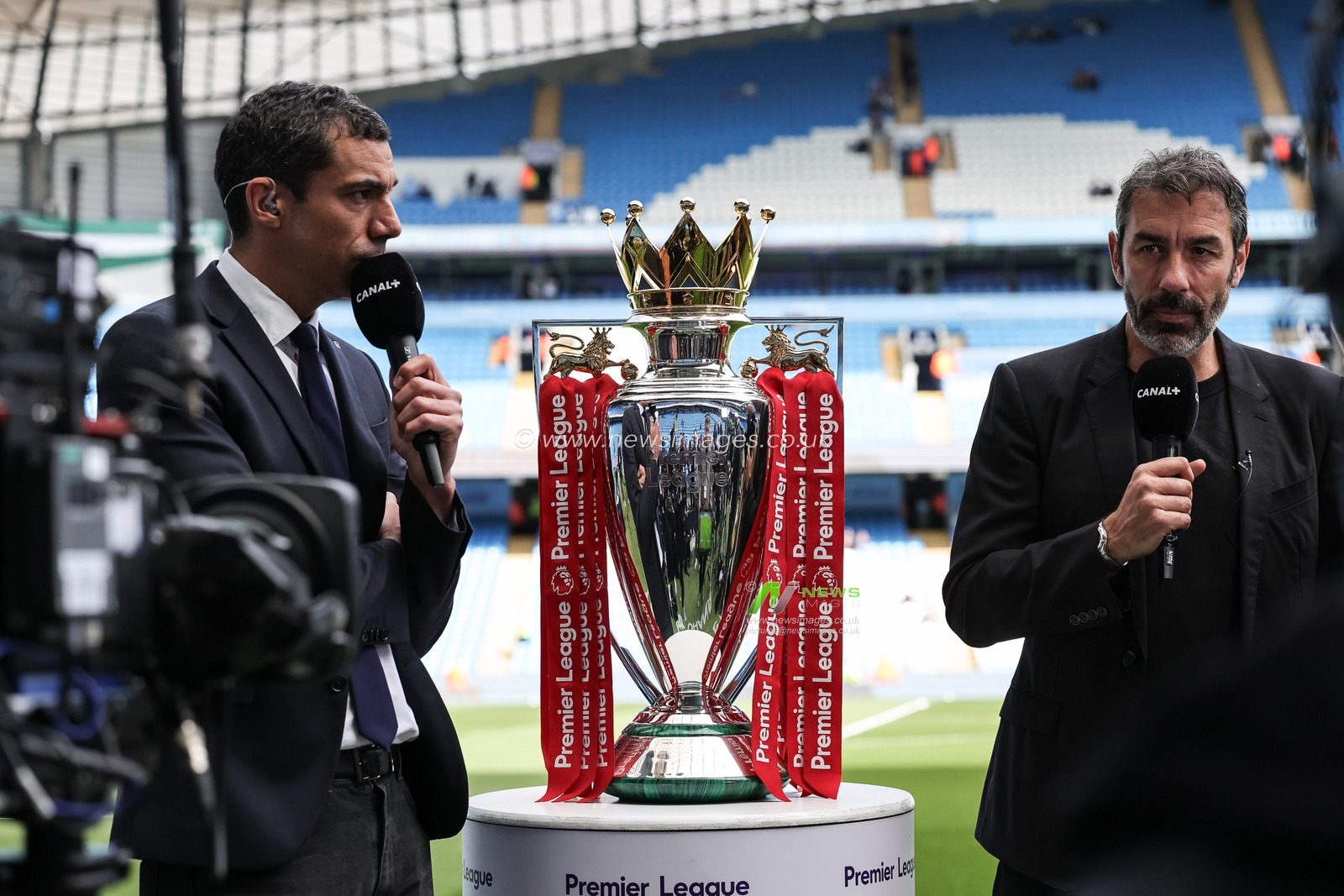 The Premier League Trophy during the Premier League match Manchester City vs Arsenal at Etihad Stadium, Manchester, United Kingdom on 19 April 2026

(Photo by Mark Cosgrove/News Images)