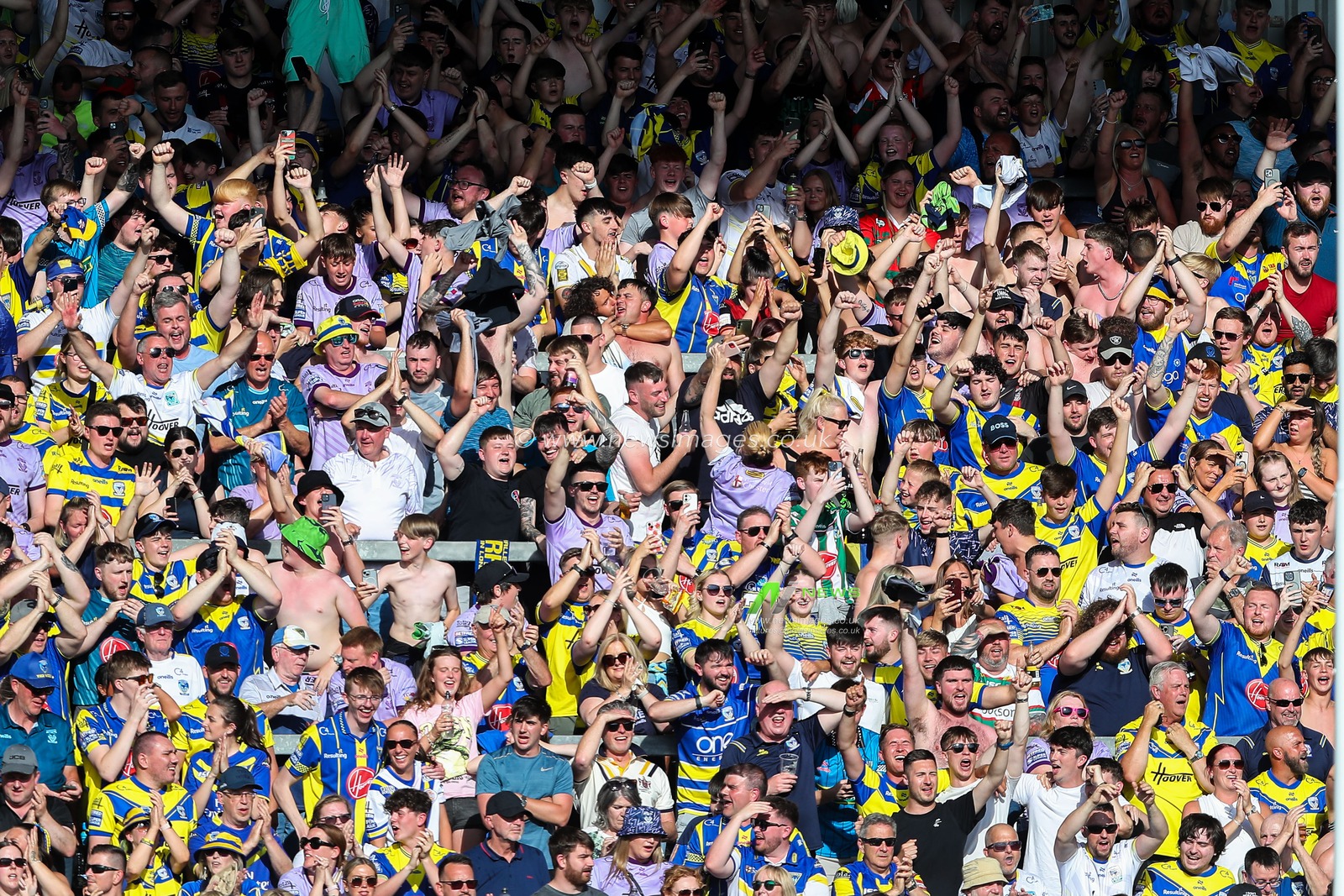 Warrington Wolves fans during the Betfred Challenge Cup Semi-final match Warrington Wolves vs Leigh Leopards at Totally Wicked Stadium, St Helens, United Kingdom, 11th May 2025

(Photo by Gareth Evans/News Images)