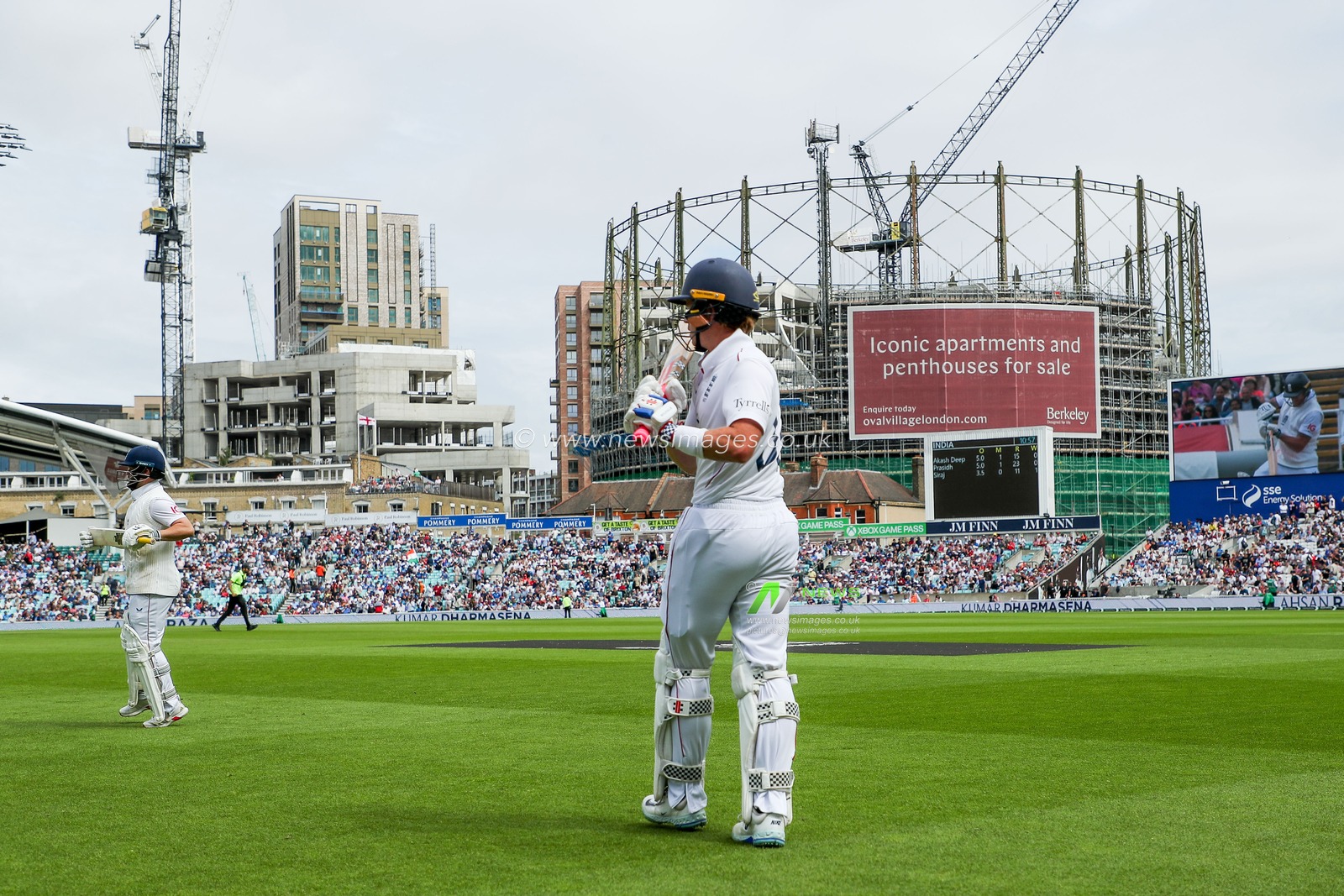 Ollie Pope of England takes to the field prior to the 5th Rothesay Test Match day 4 England vs India at The Kia Oval, London, United Kingdom, 3rd August 2025

(Photo by Izzy Poles/News Images)