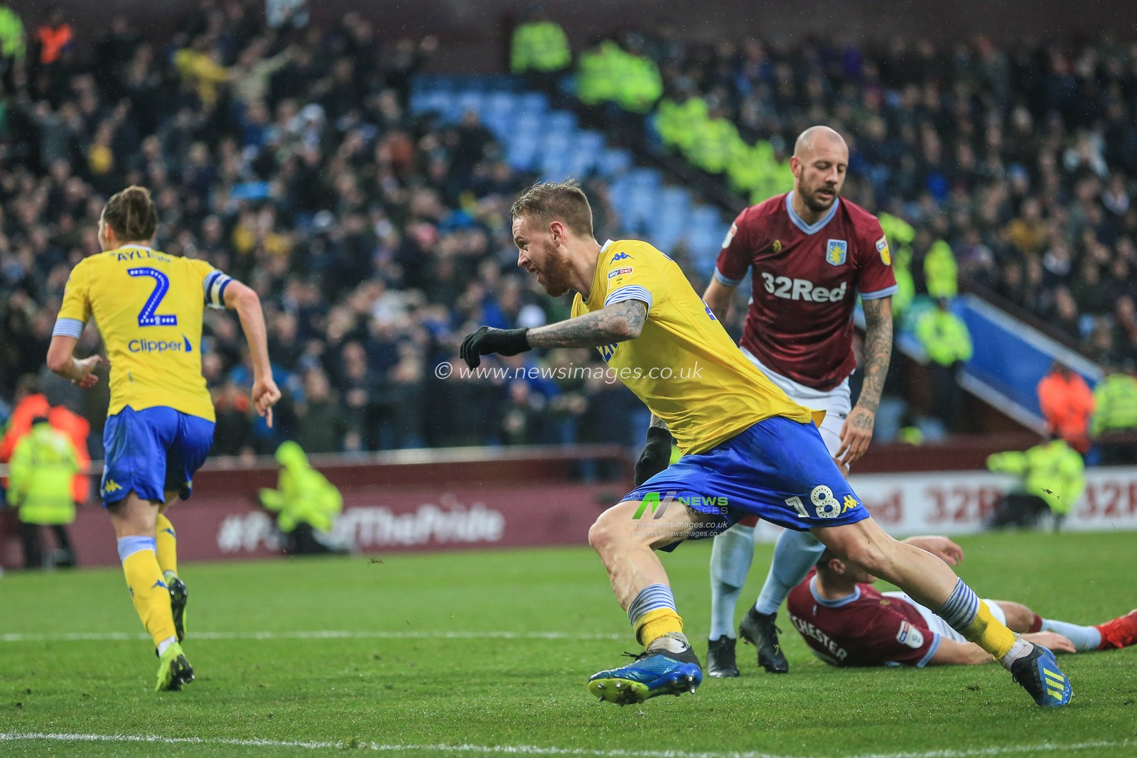 23rd December 2018, Villa Park, Birmingham, England ; Sky Bet Championship, Aston Villa vs Leeds United : Pontus Jansson (18) of Leeds Utd scores to make it  2-2

Credit: Mark Cosgrove/News Images

English Football League images are subject to DataCo Licence