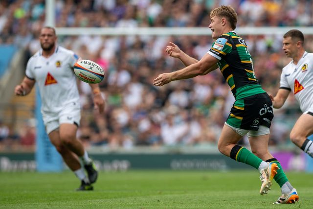 Fin Smith of Northampton Saints passes the ball during the Gallagher PREM Final match Northampton Saints vs Exeter Chiefs at Allianz Stadium, Twickenham, United Kingdom on 20 June 2026.

(Photo by Alex Williamson/News Images)