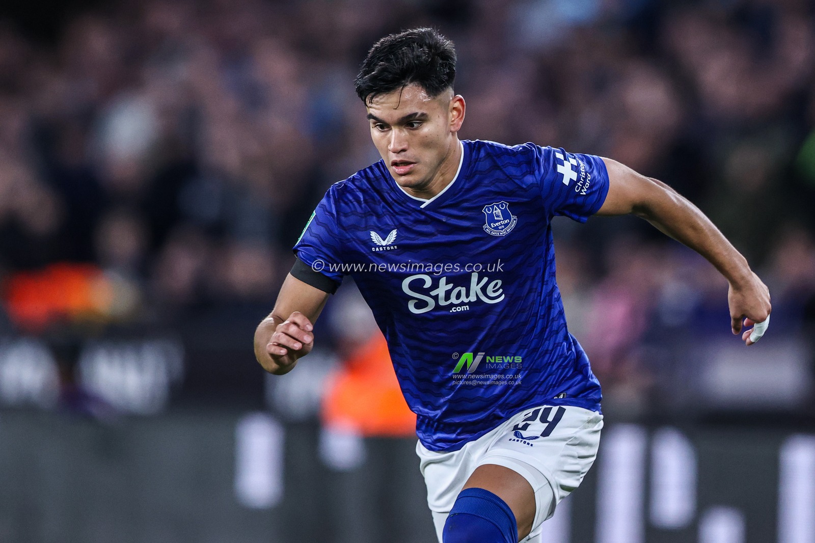 Carlos Alcaraz of Everton during the Carabao Cup round 3 match Wolverhampton Wanderers vs Everton at Molineux, Wolverhampton, United Kingdom, 23rd September 2025

(Photo by Alfie Cosgrove/News Images)
