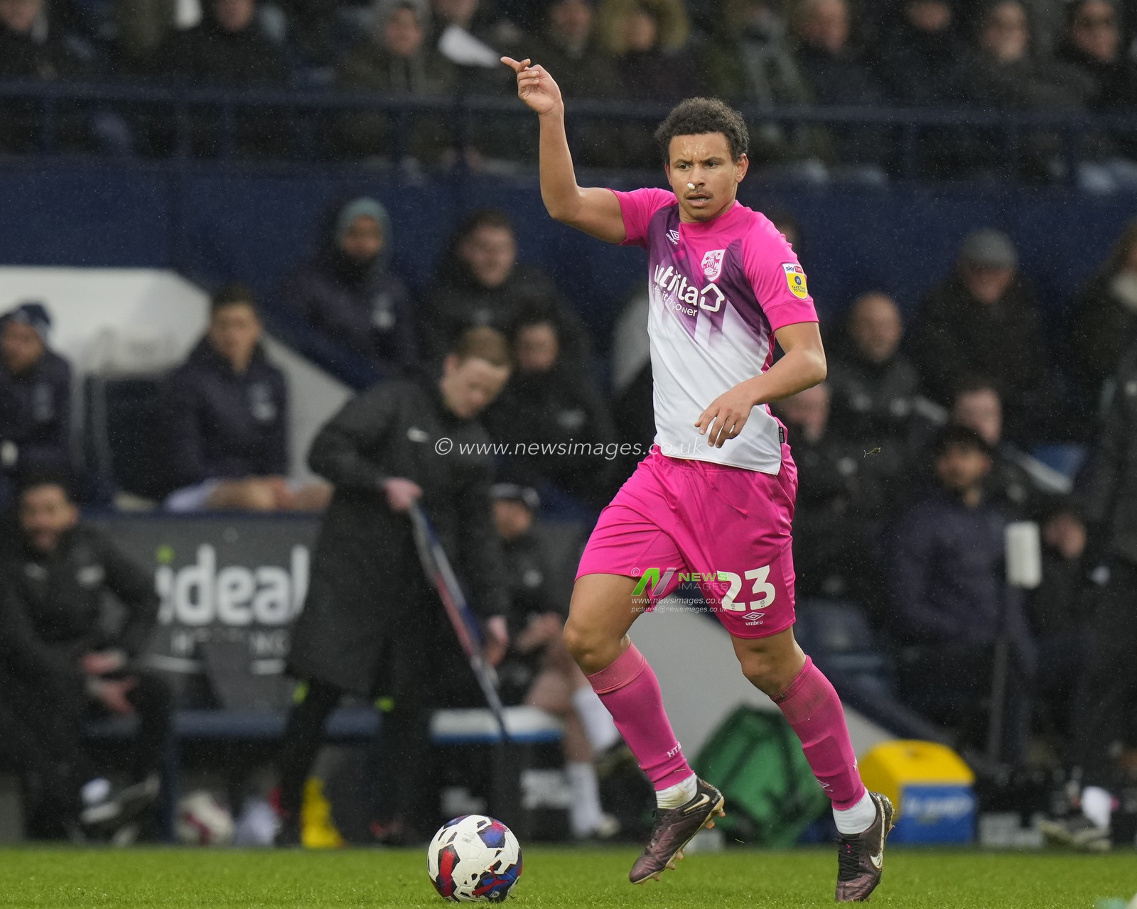Rarmani Edmonds-Green of Huddersfield Town gestures to team mates during the Sky Bet Championship match West Bromwich Albion vs Huddersfield Town at The Hawthorns, West Bromwich, United Kingdom, 11th March 2023

(Photo by Steve Flynn/News Images)