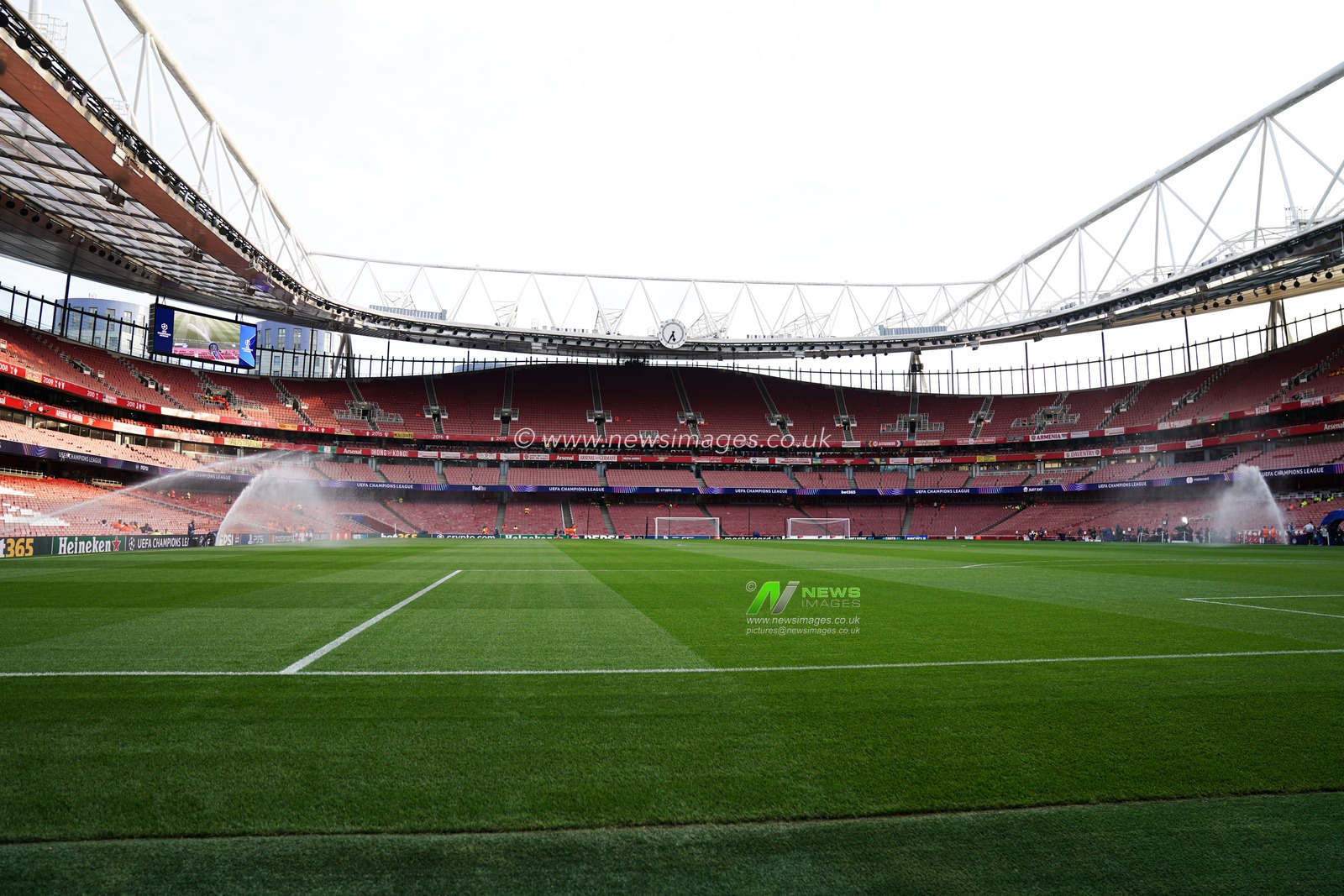 General view of the Emirates Stadium ahead of the UEFA Champions League match Arsenal vs Olympiakos FC at Emirates Stadium, London, United Kingdom, 1st October 2025

(Photo by Harvey Murphy/News Images)